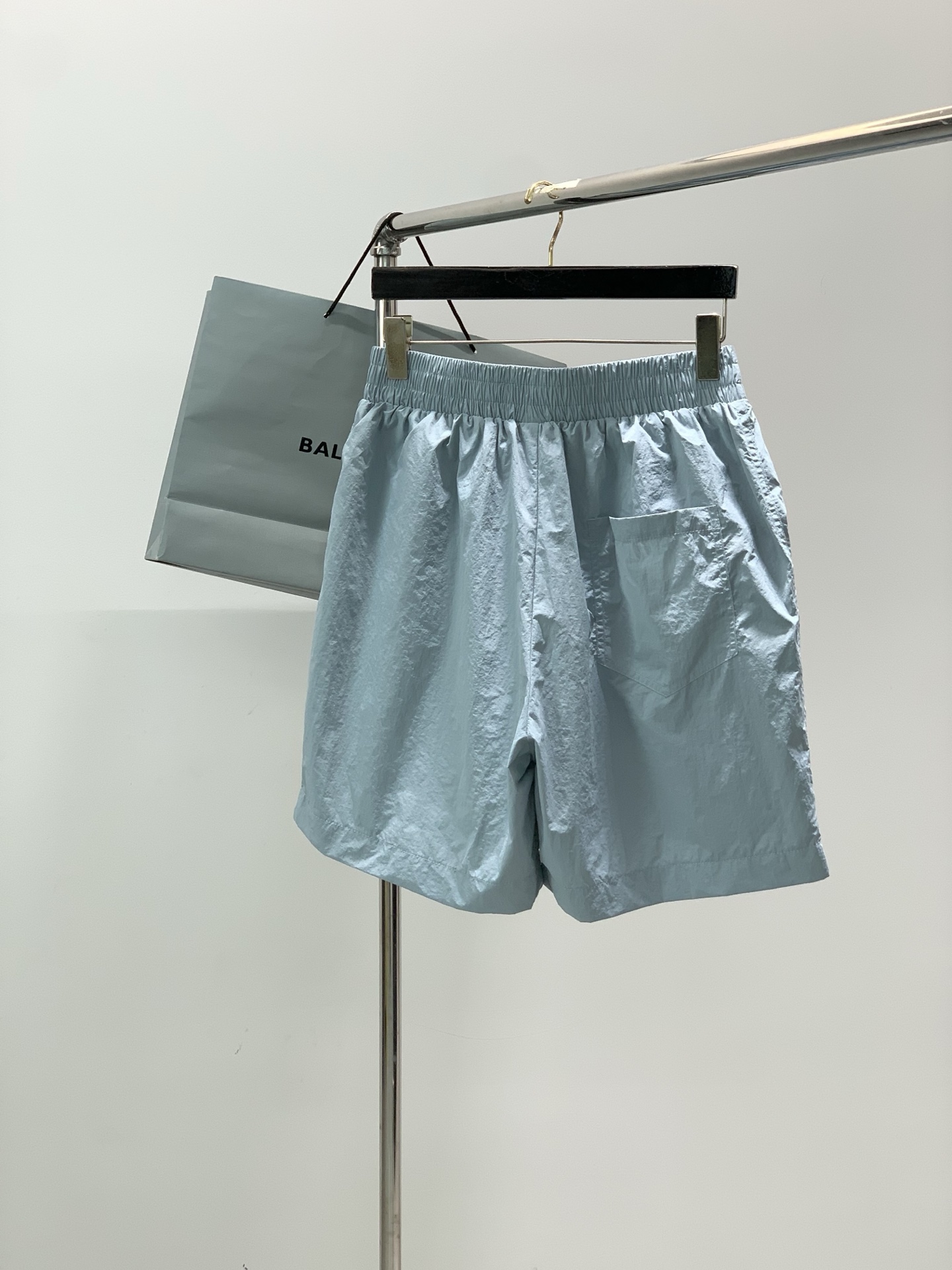 一套，Balenciaga 巴黎世家，2026春夏最新款，专柜同步有售，原单狠货，爆款时尚休闲套装，进口