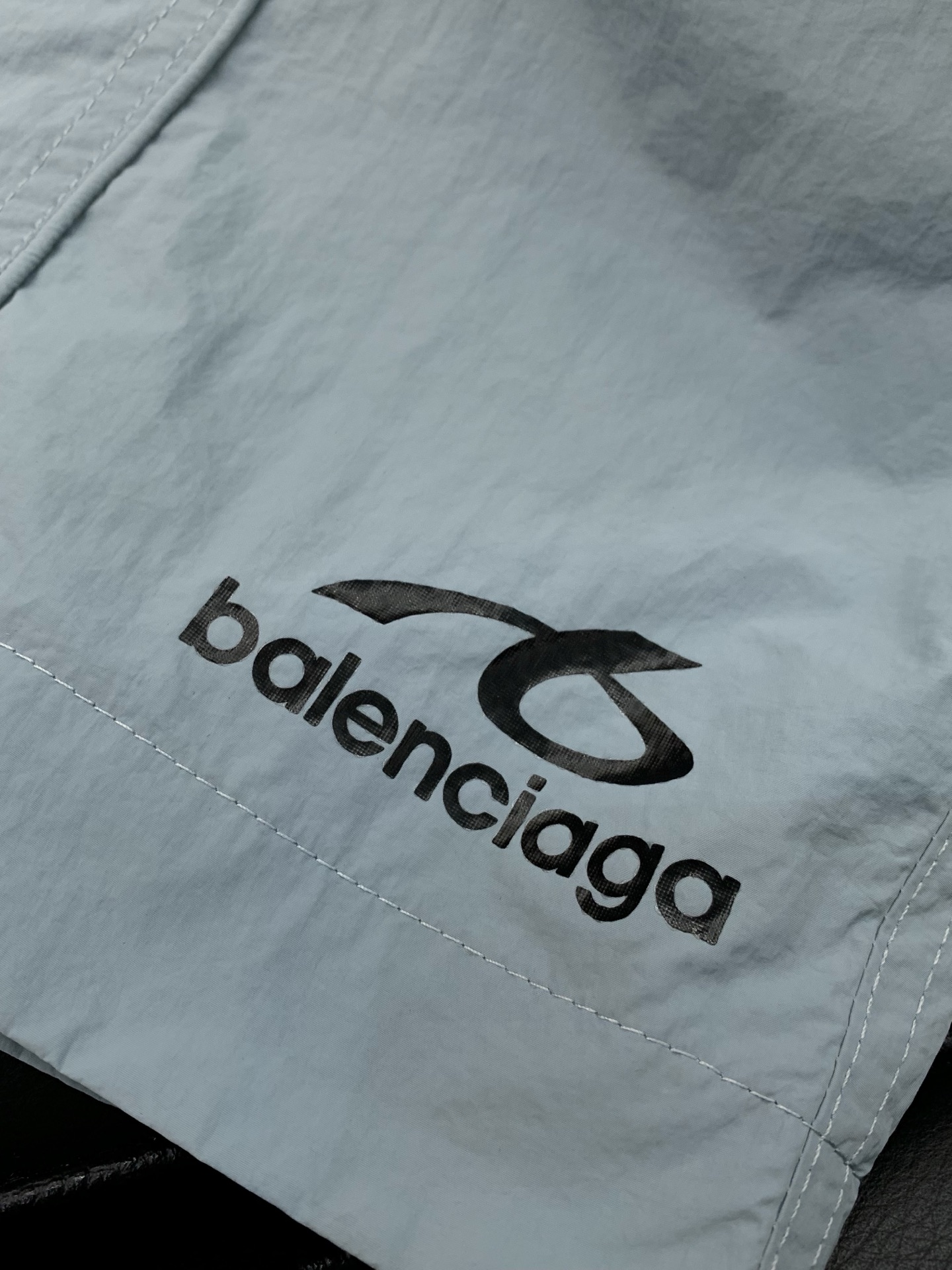 一套，Balenciaga 巴黎世家，2026春夏最新款，专柜同步有售，原单狠货，爆款时尚休闲套装，进口
