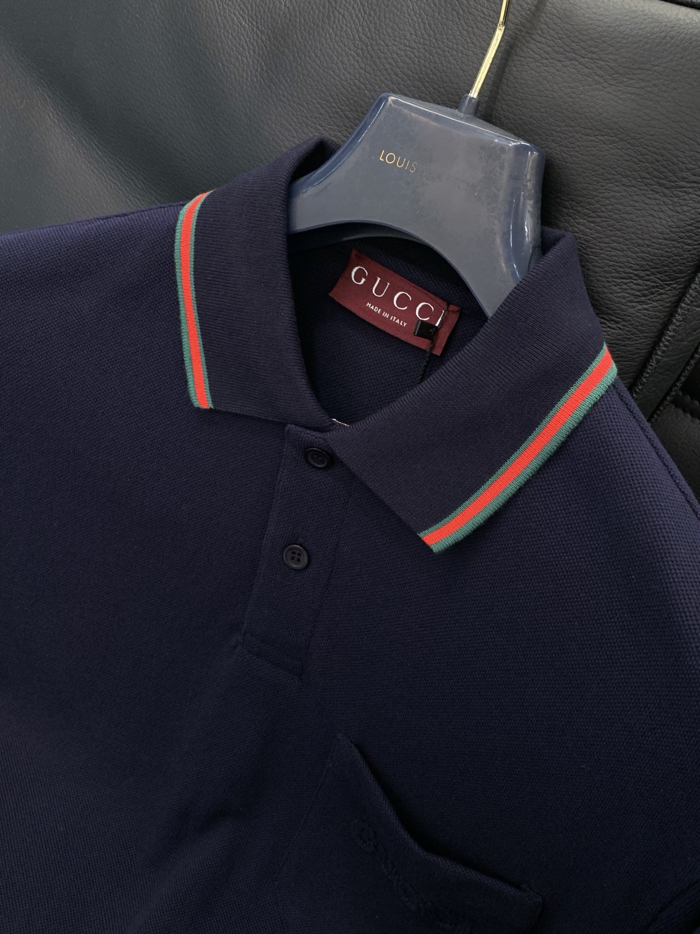 ，Gucci 古驰，2026夏季最新款，专柜同步有售，原单狠货，时尚休闲翻领短袖T恤，上身很有特点！吸睛
