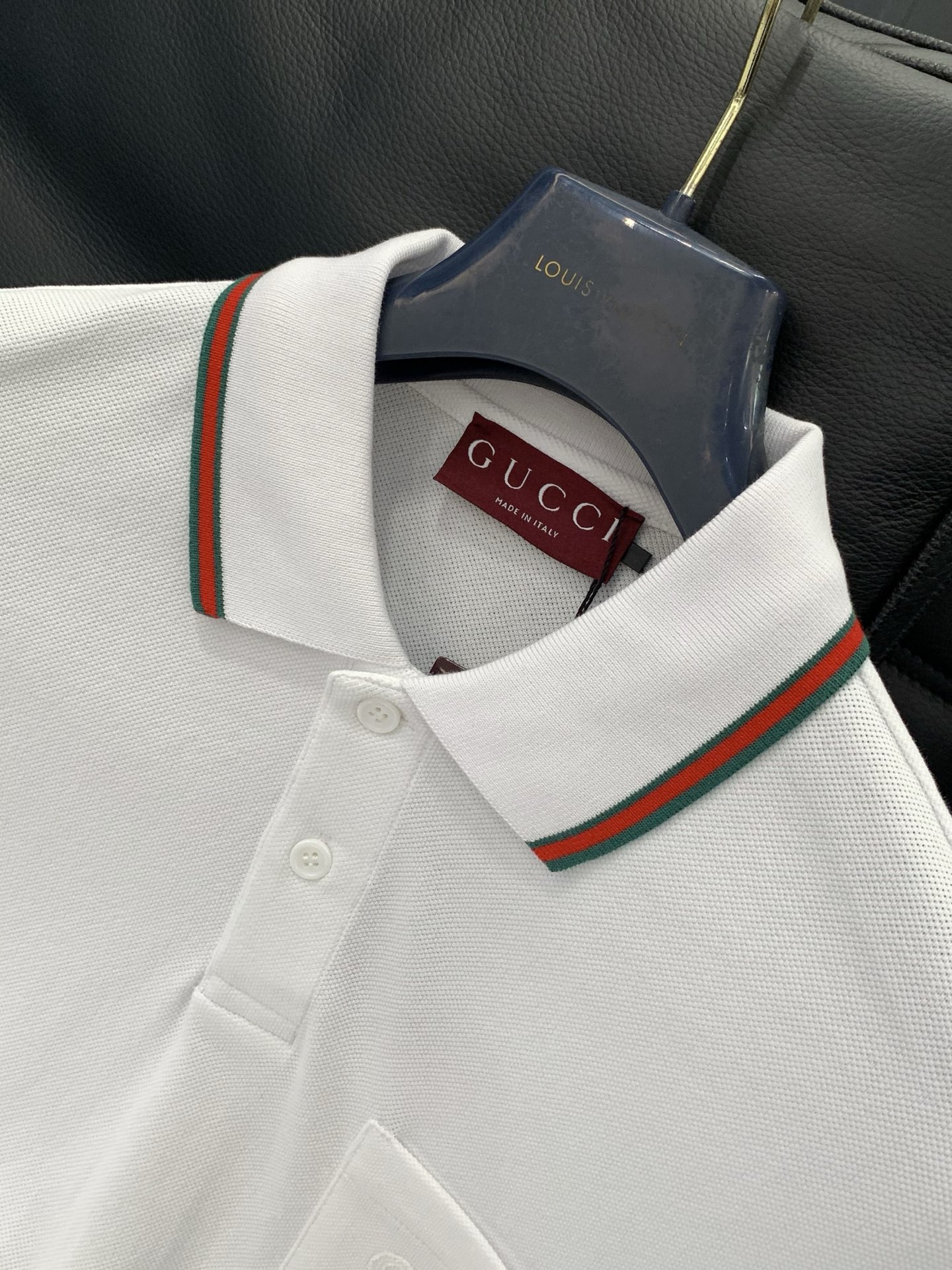 ，Gucci 古驰，2026夏季最新款，专柜同步有售，原单狠货，时尚休闲翻领短袖T恤，上身很有特点！吸睛