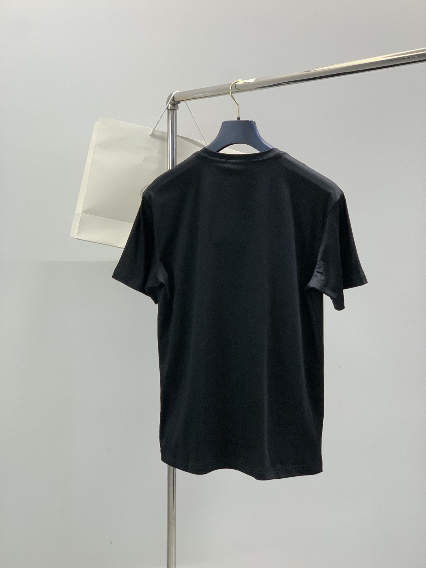 ，PRADA 普拉达，2026夏季最新品，专柜同步有售，时尚休闲圆领短袖T恤，进口原版面料，做工极为复杂