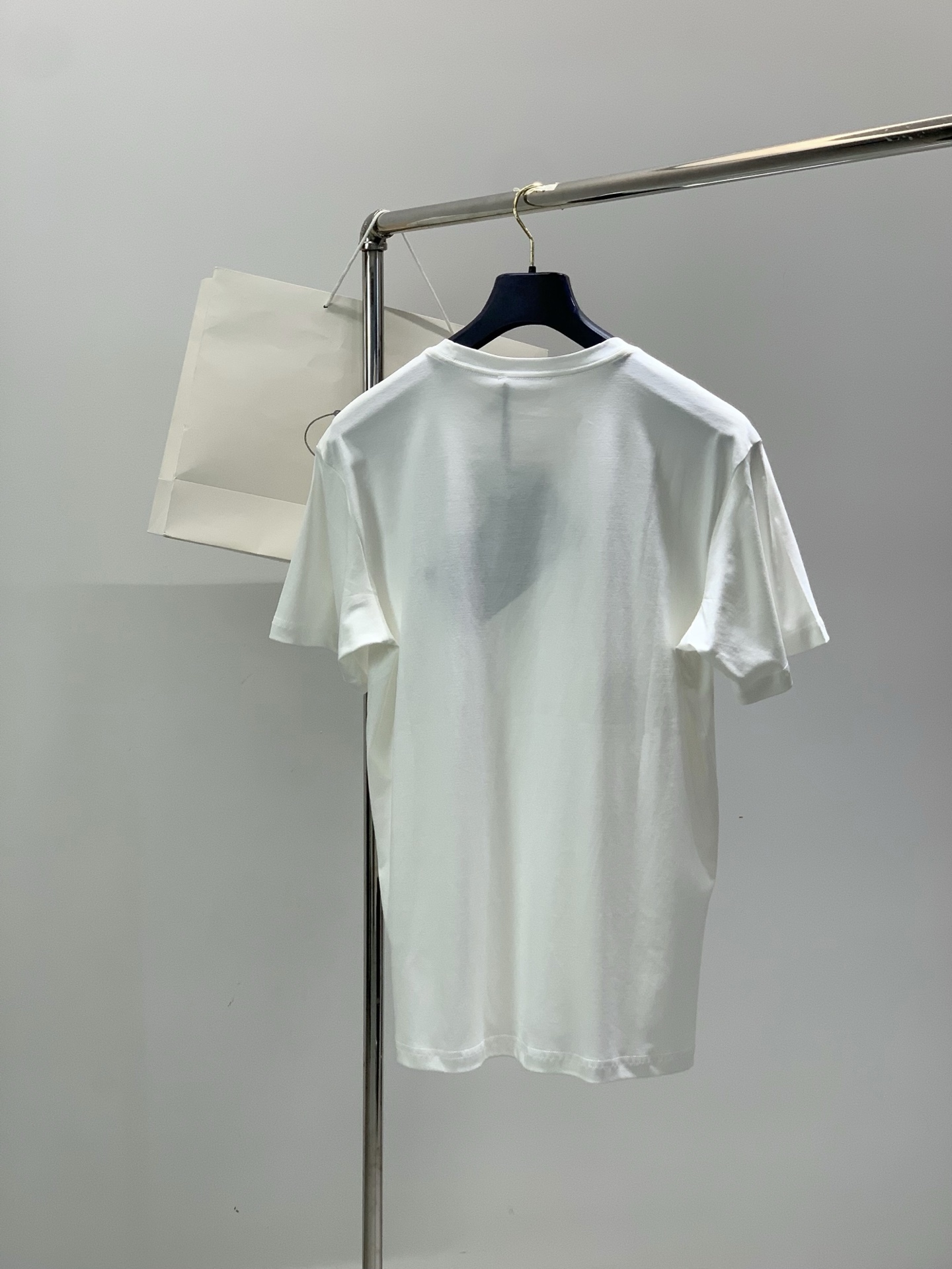 ，PRADA 普拉达，2026夏季最新品，专柜同步有售，时尚休闲圆领短袖T恤，进口原版面料，做工极为复杂