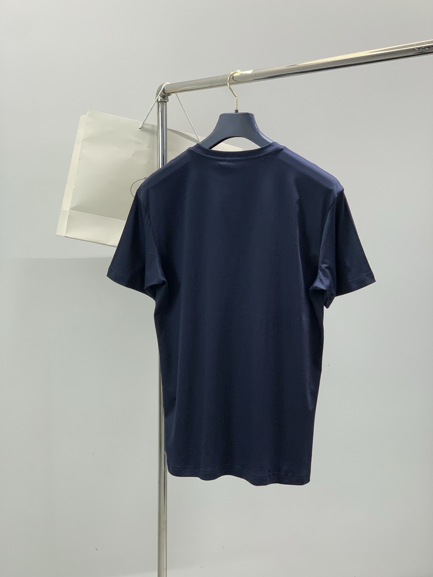 ，PRADA 普拉达，2026夏季最新品，专柜同步有售，时尚休闲圆领短袖T恤，进口原版面料，做工极为复杂