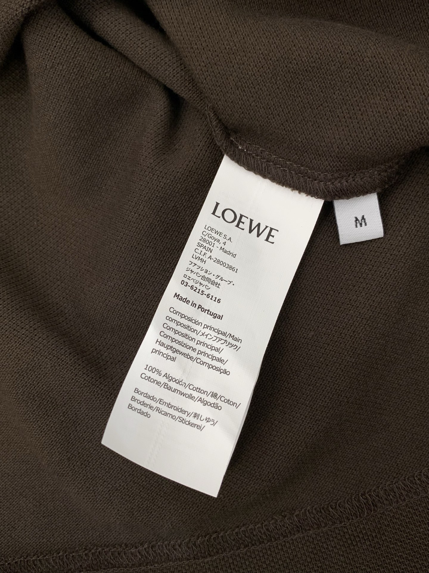 ，Loewe 罗意威，2026夏季最新款，专柜同步有售，原单狠货，时尚休闲翻领短袖T恤，上身很有特点！吸