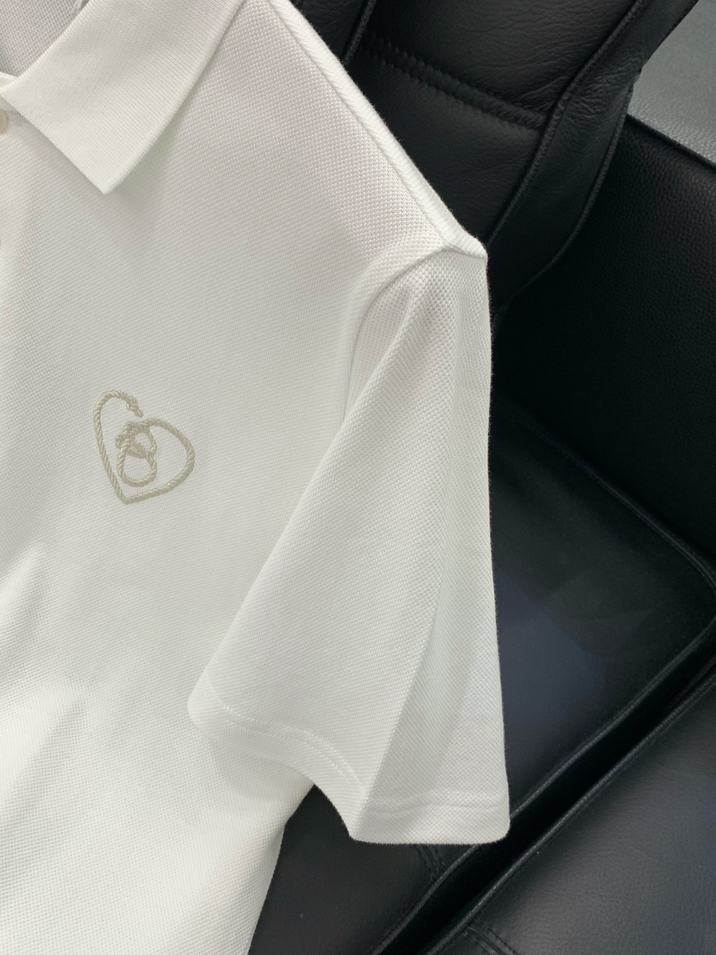 ，Burberry 巴宝莉，2026夏季最新品，专柜同步有售，原单狠货，时尚休闲翻领短袖T恤，进口原版面