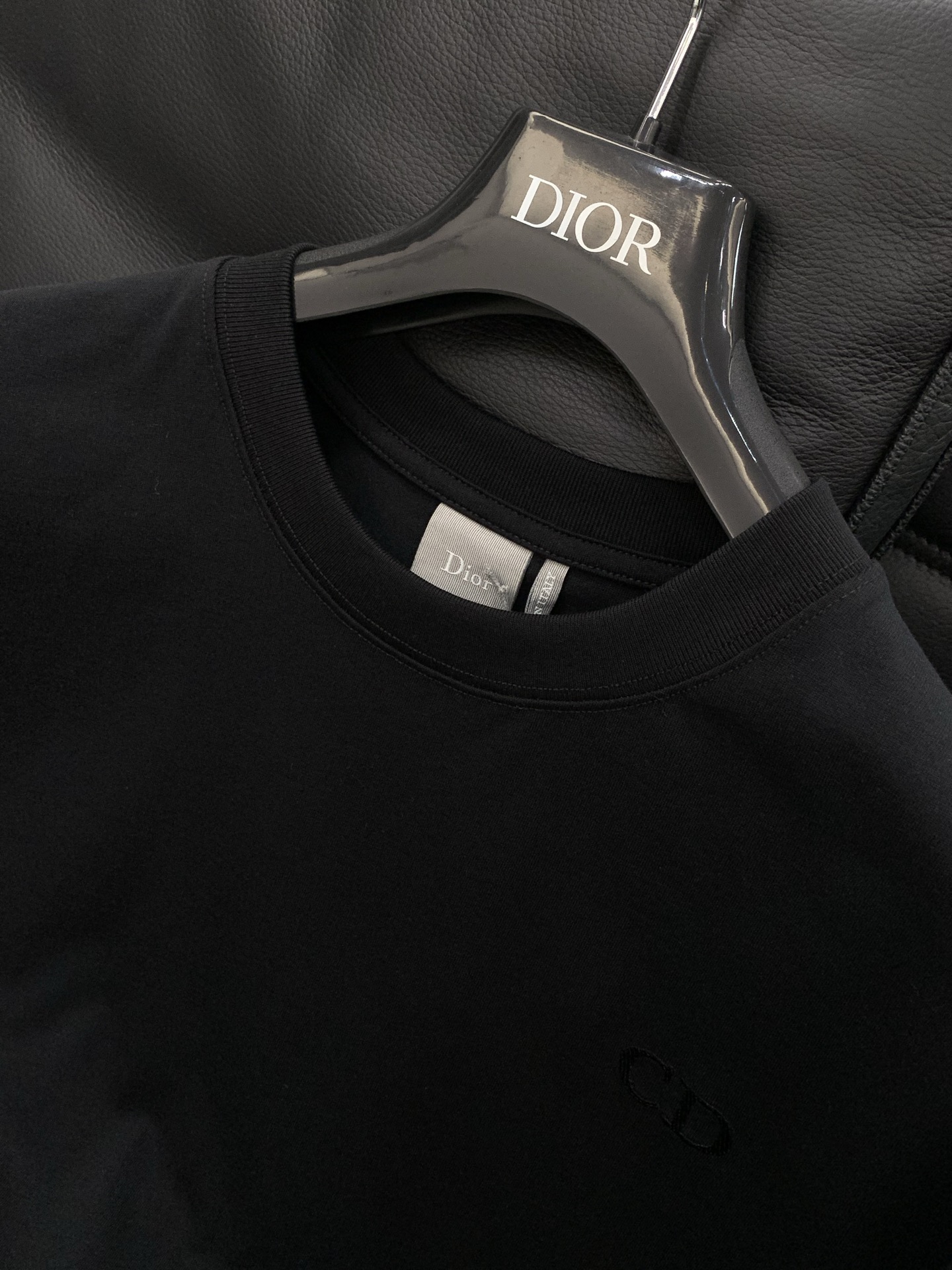 ，Dior 迪奥， 2026夏季新品，专柜同步有售，简约时尚休闲圆领短袖T恤，原版进口面料，舒适透气，顶