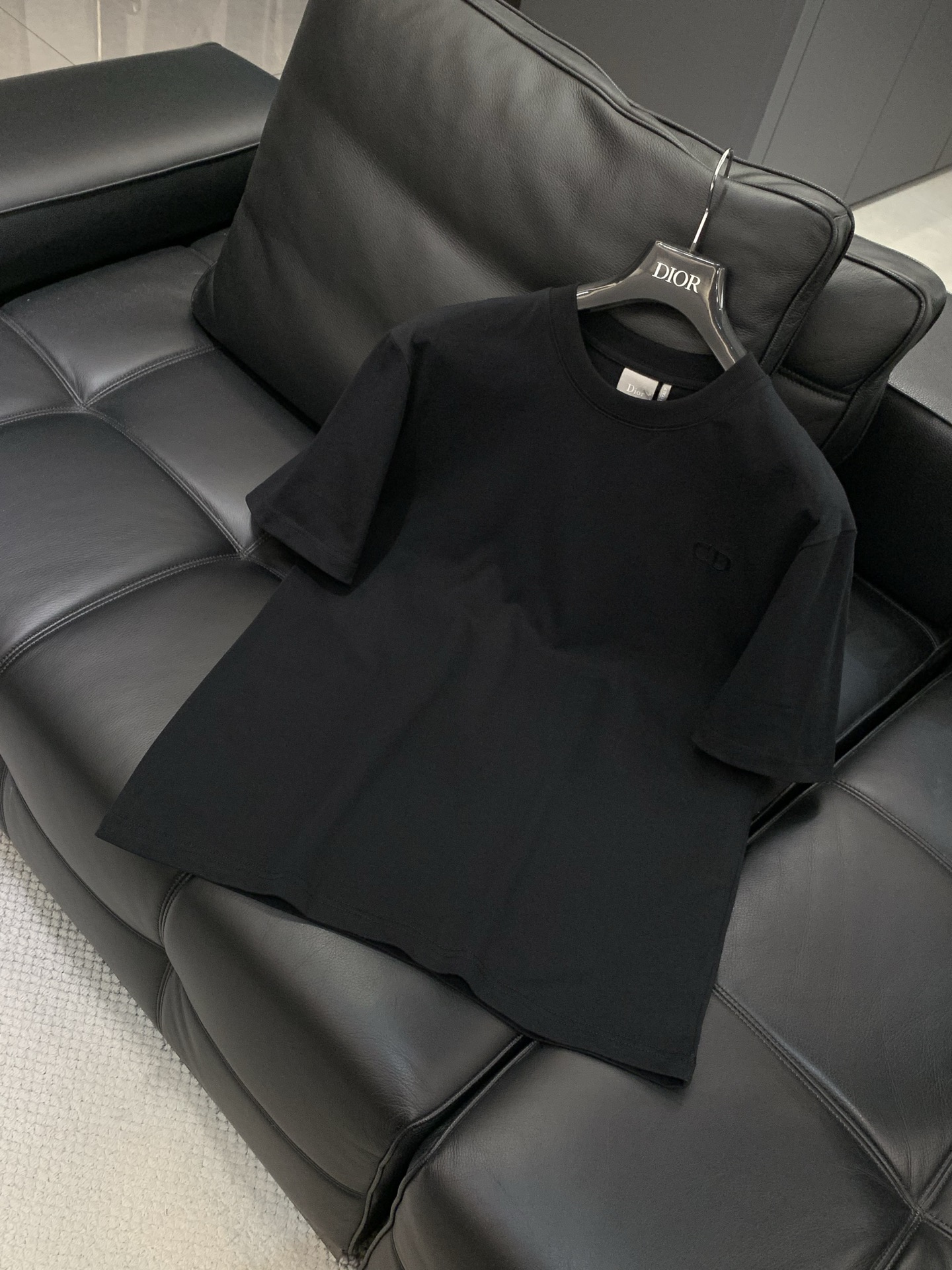 ，Dior 迪奥， 2026夏季新品，专柜同步有售，简约时尚休闲圆领短袖T恤，原版进口面料，舒适透气，顶