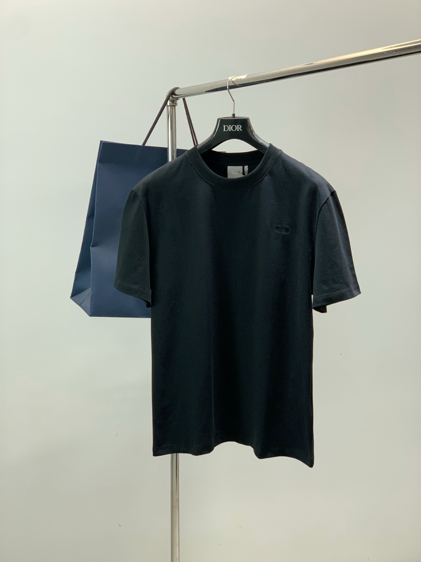 ，Dior 迪奥， 2026夏季新品，专柜同步有售，简约时尚休闲圆领短袖T恤，原版进口面料，舒适透气，顶