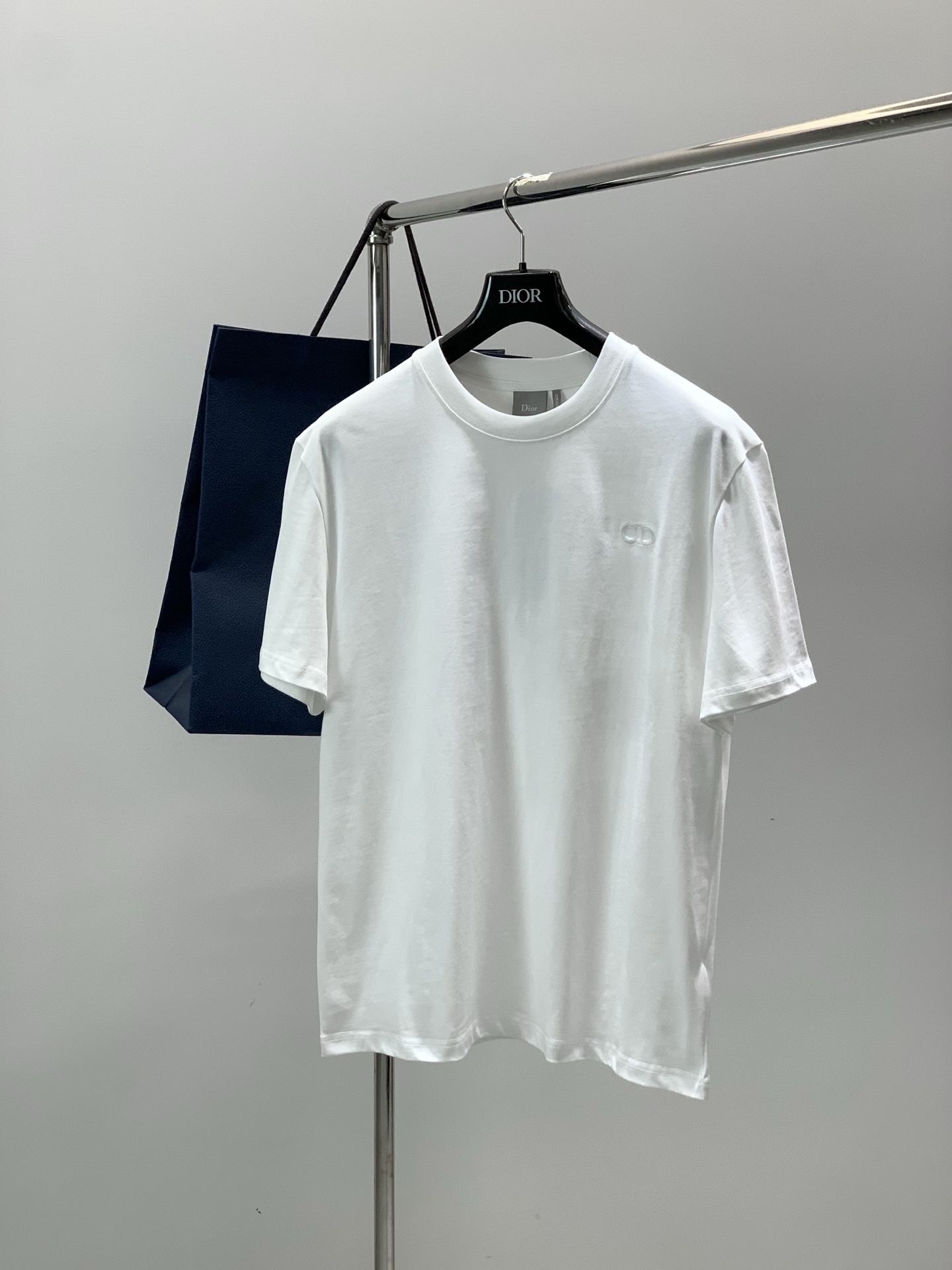 ，Dior 迪奥， 2026夏季新品，专柜同步有售，简约时尚休闲圆领短袖T恤，原版进口面料，舒适透气，顶