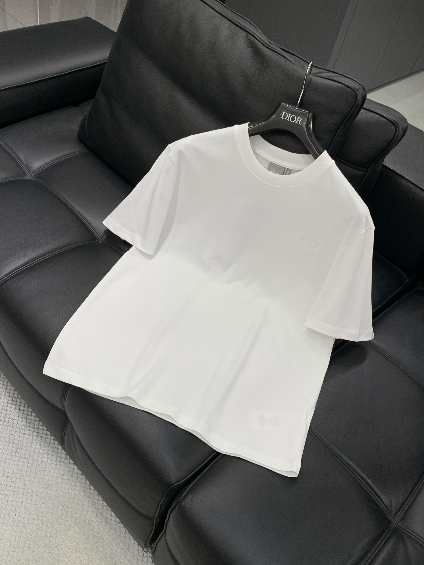，Dior 迪奥， 2026夏季新品，专柜同步有售，简约时尚休闲圆领短袖T恤，原版进口面料，舒适透气，顶