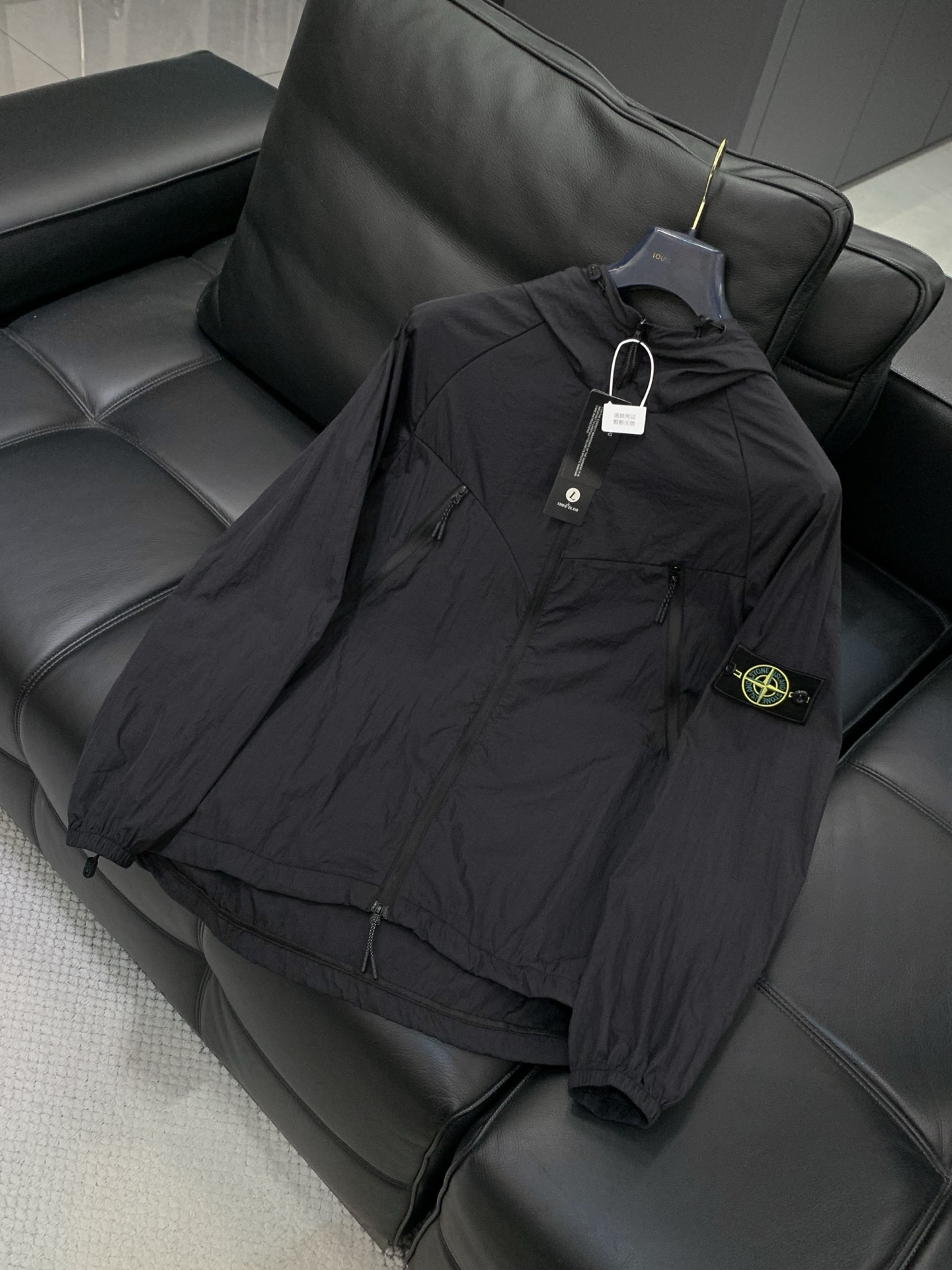 ，Stone Island 石头岛，2026夏季最新款，专柜同步有售，原单狠货，爆款时尚休闲连帽防晒服外