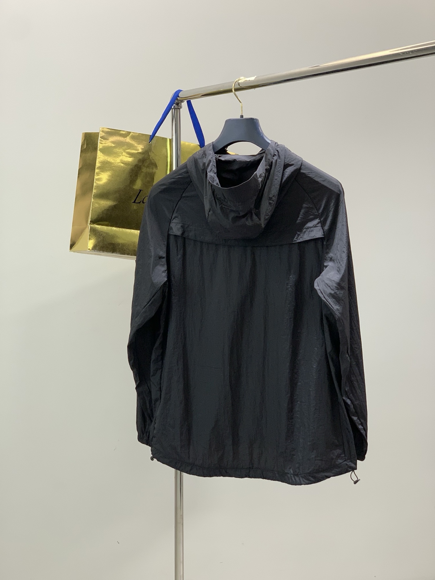 ，Stone Island 石头岛，2026夏季最新款，专柜同步有售，原单狠货，爆款时尚休闲连帽防晒服外