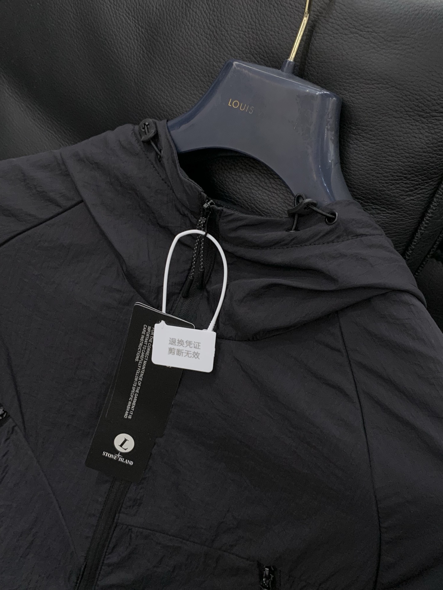 ，Stone Island 石头岛，2026夏季最新款，专柜同步有售，原单狠货，爆款时尚休闲连帽防晒服外