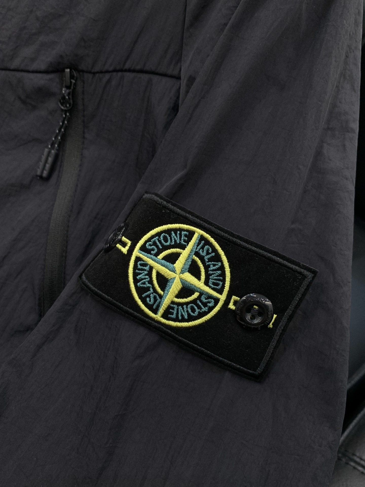 ，Stone Island 石头岛，2026夏季最新款，专柜同步有售，原单狠货，爆款时尚休闲连帽防晒服外