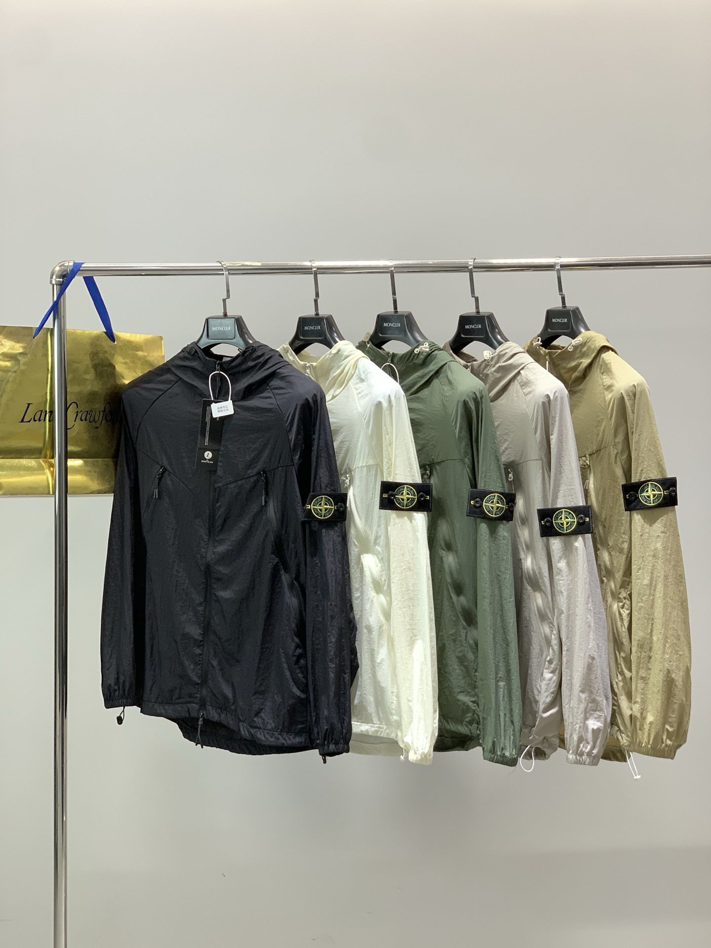 ，Stone Island 石头岛，2026夏季最新款，专柜同步有售，原单狠货，爆款时尚休闲连帽防晒服外