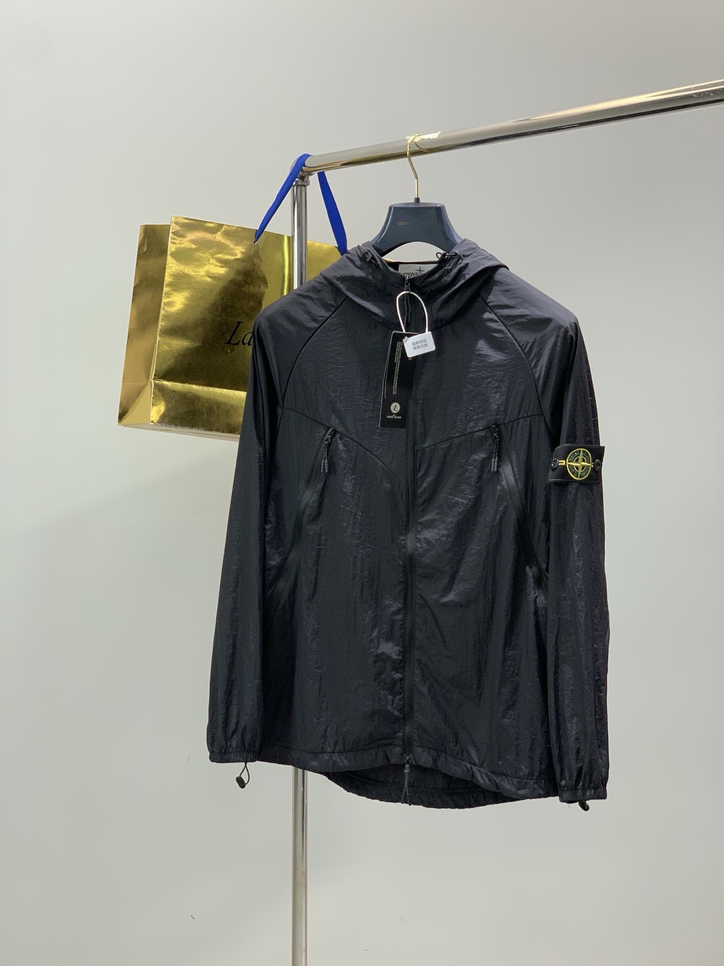 ，Stone Island 石头岛，2026夏季最新款，专柜同步有售，原单狠货，爆款时尚休闲连帽防晒服外