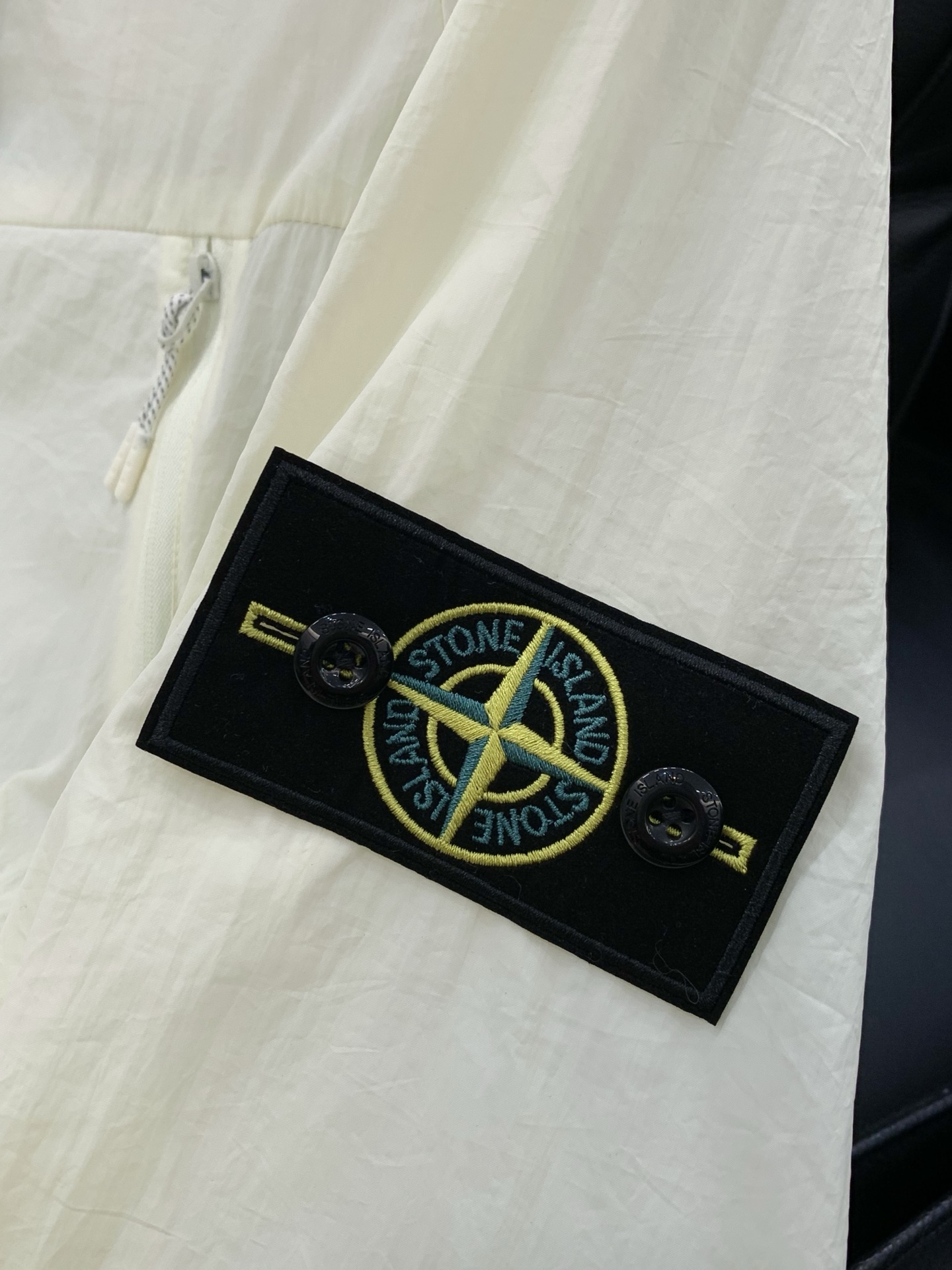 ，Stone Island 石头岛，2026夏季最新款，专柜同步有售，原单狠货，爆款时尚休闲连帽防晒服外