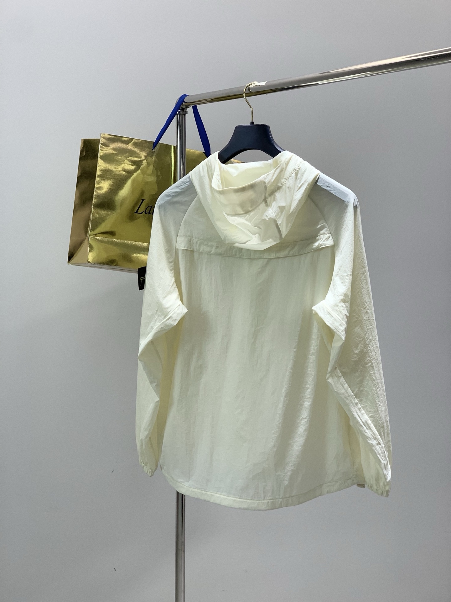，Stone Island 石头岛，2026夏季最新款，专柜同步有售，原单狠货，爆款时尚休闲连帽防晒服外
