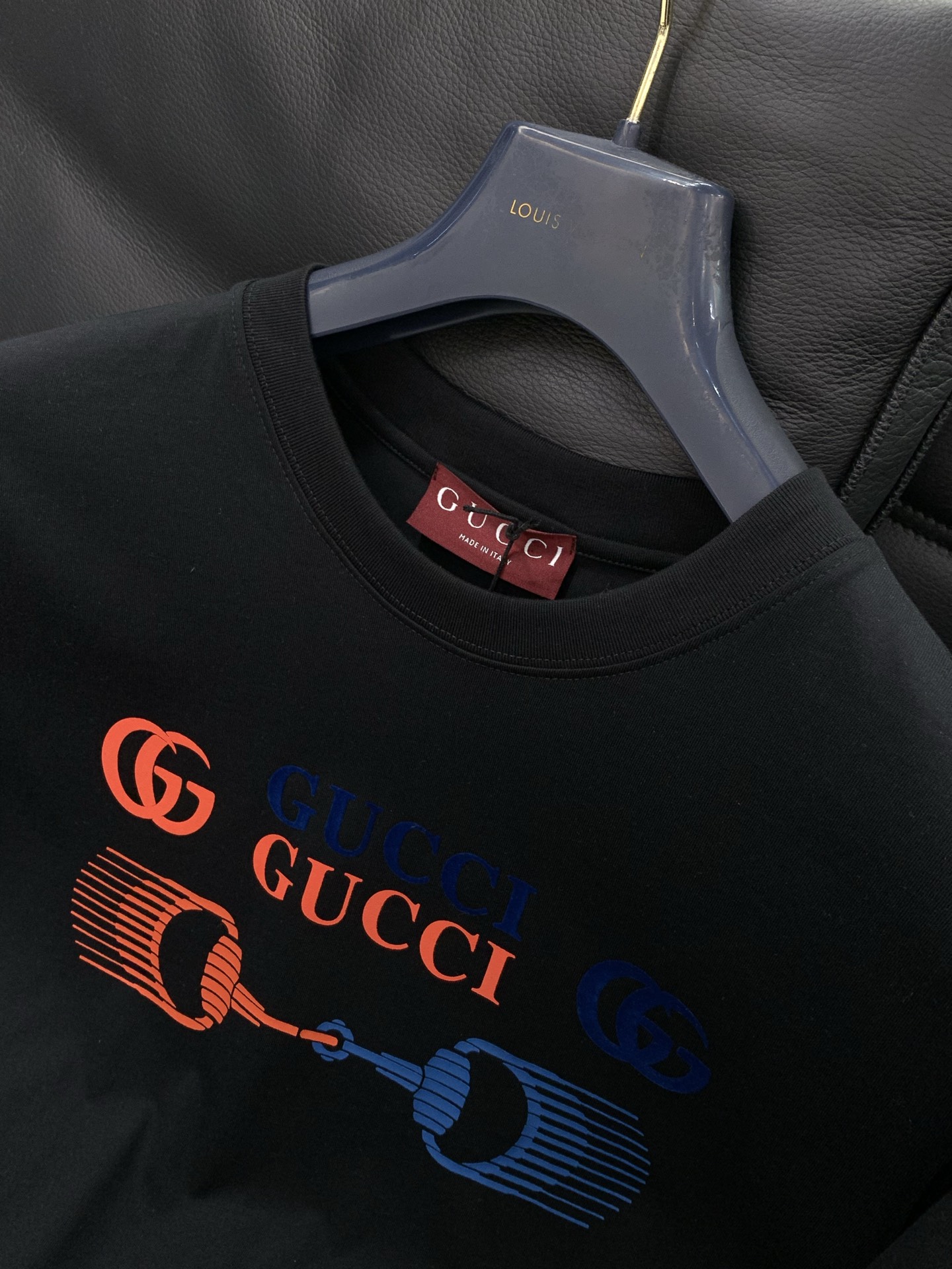 ，Gucci 古驰，2026夏季最新款，专柜同步有售，原单狠货，时尚休闲圆领短袖T恤，上身很有特点！吸睛