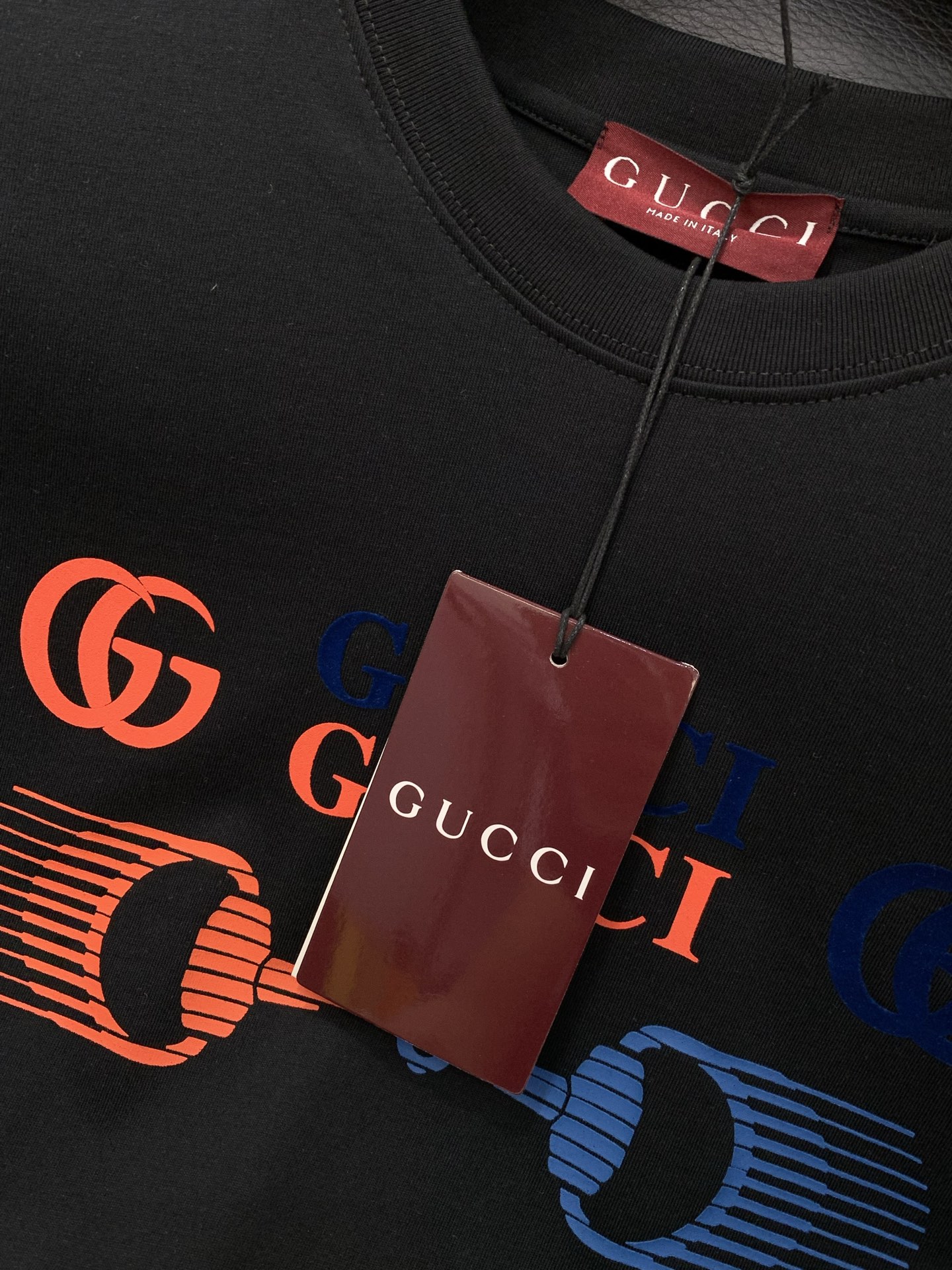 ，Gucci 古驰，2026夏季最新款，专柜同步有售，原单狠货，时尚休闲圆领短袖T恤，上身很有特点！吸睛