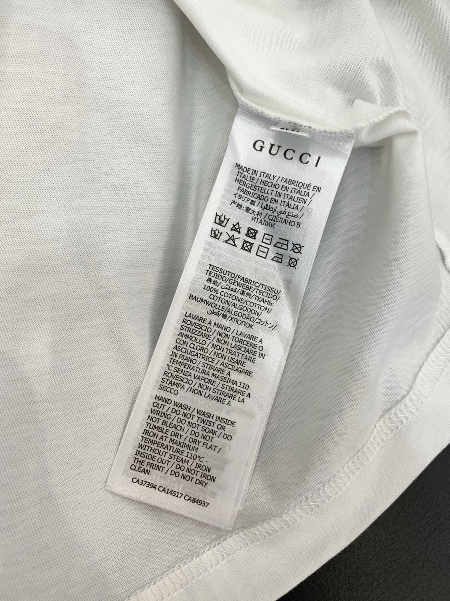 ，Gucci 古驰，2026夏季最新款，专柜同步有售，原单狠货，时尚休闲圆领短袖T恤，上身很有特点！吸睛