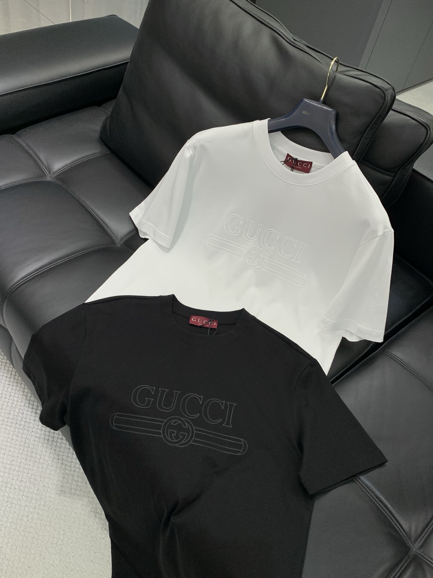 ，Gucci 古驰，2026夏季最新款，专柜同步有售，原单狠货，时尚休闲圆领短袖T恤，上身很有特点！吸睛