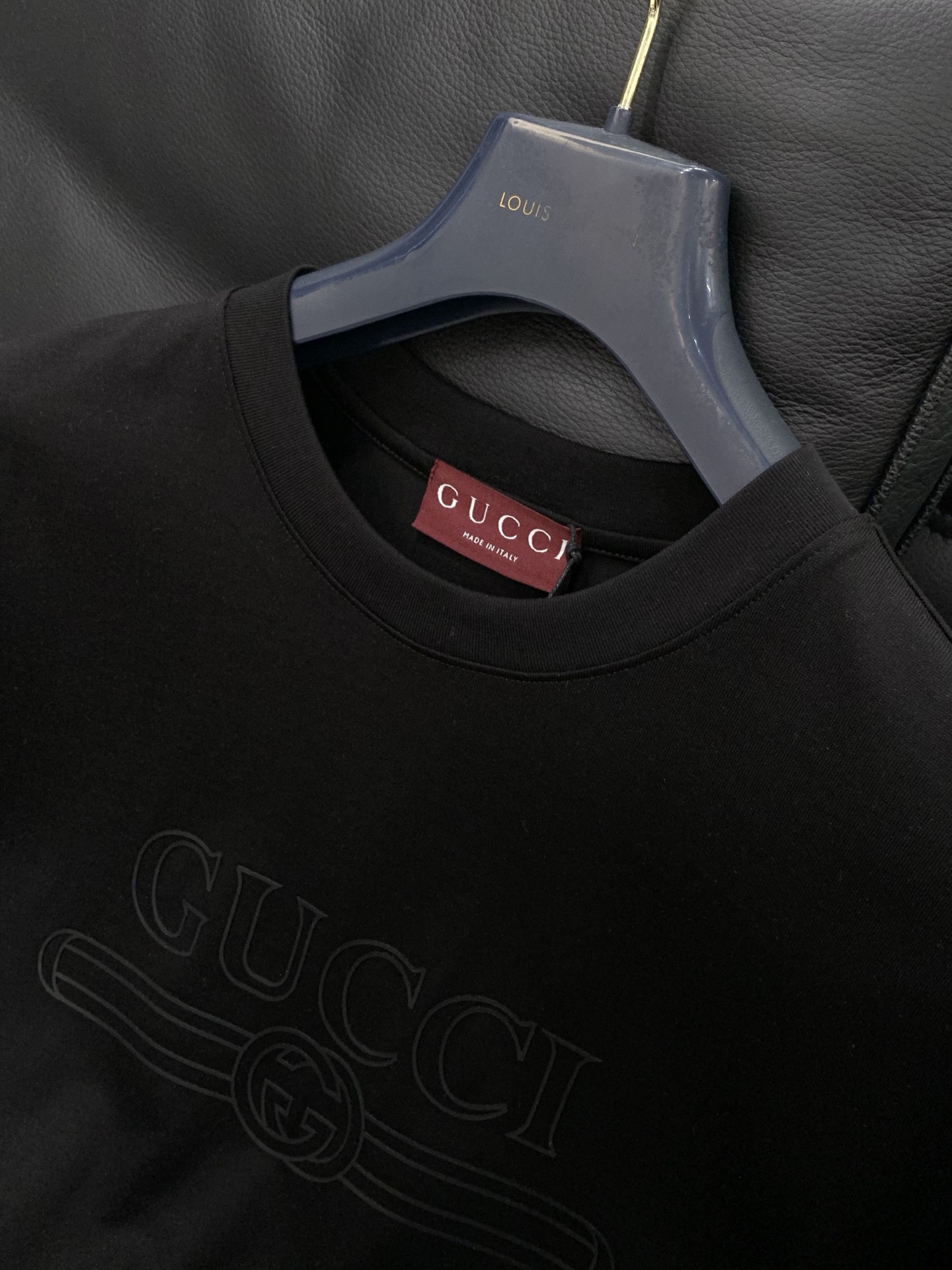 ，Gucci 古驰，2026夏季最新款，专柜同步有售，原单狠货，时尚休闲圆领短袖T恤，上身很有特点！吸睛