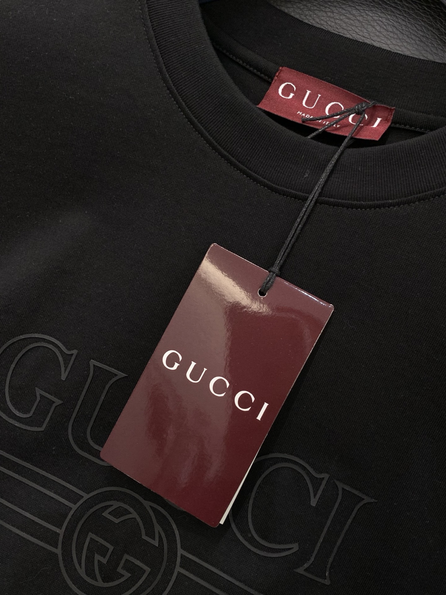 ，Gucci 古驰，2026夏季最新款，专柜同步有售，原单狠货，时尚休闲圆领短袖T恤，上身很有特点！吸睛