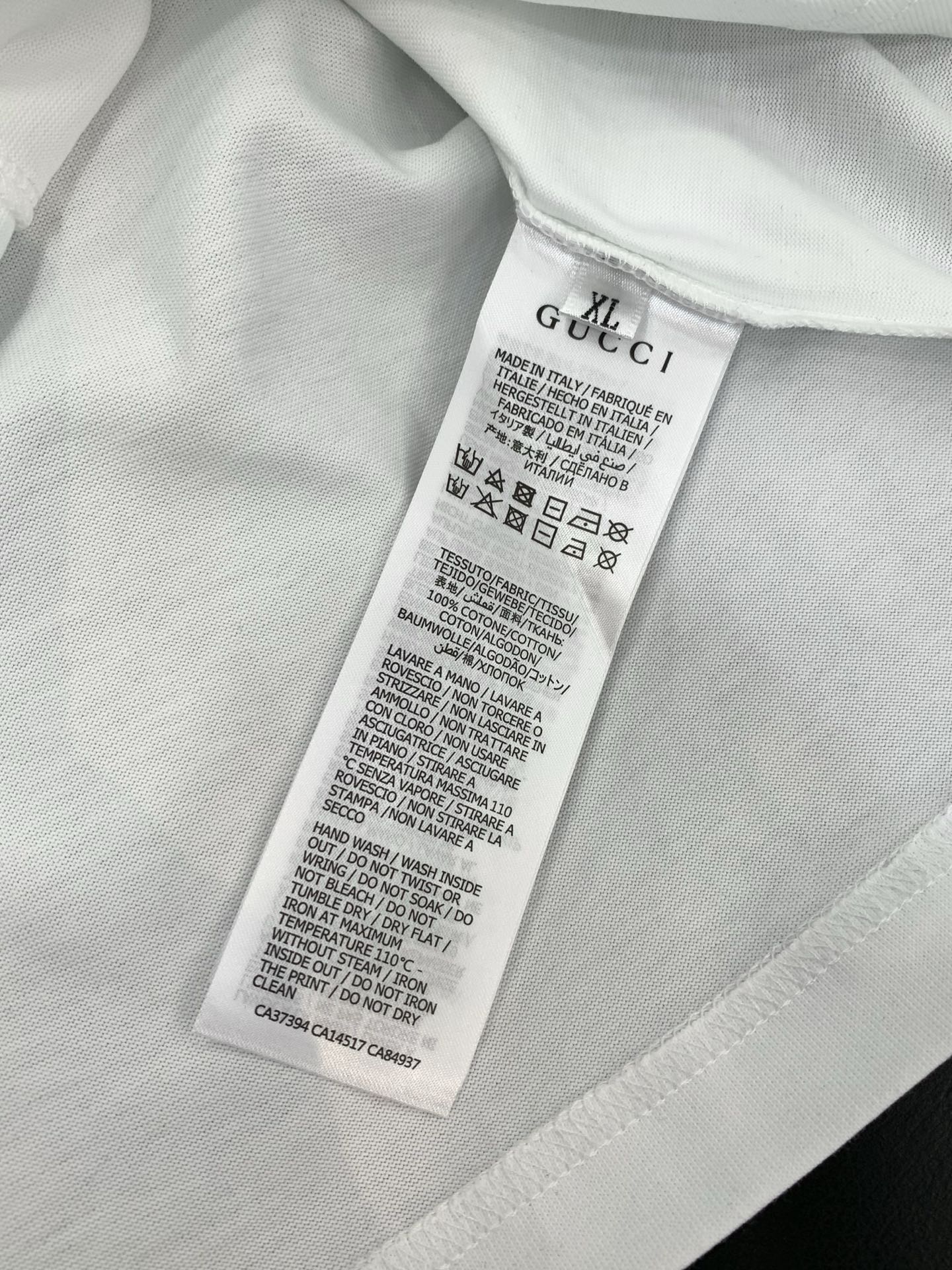 ，Gucci 古驰，2026夏季最新款，专柜同步有售，原单狠货，时尚休闲圆领短袖T恤，上身很有特点！吸睛