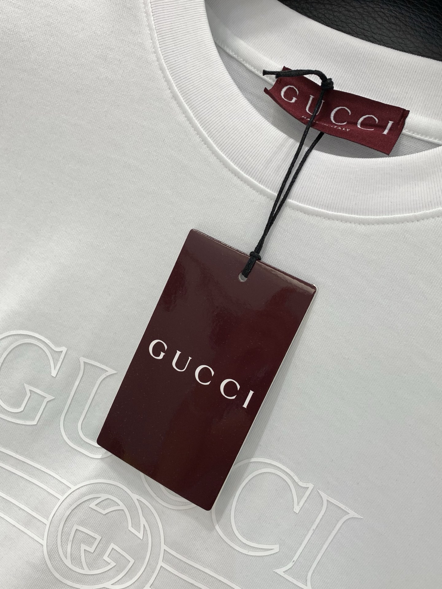 ，Gucci 古驰，2026夏季最新款，专柜同步有售，原单狠货，时尚休闲圆领短袖T恤，上身很有特点！吸睛