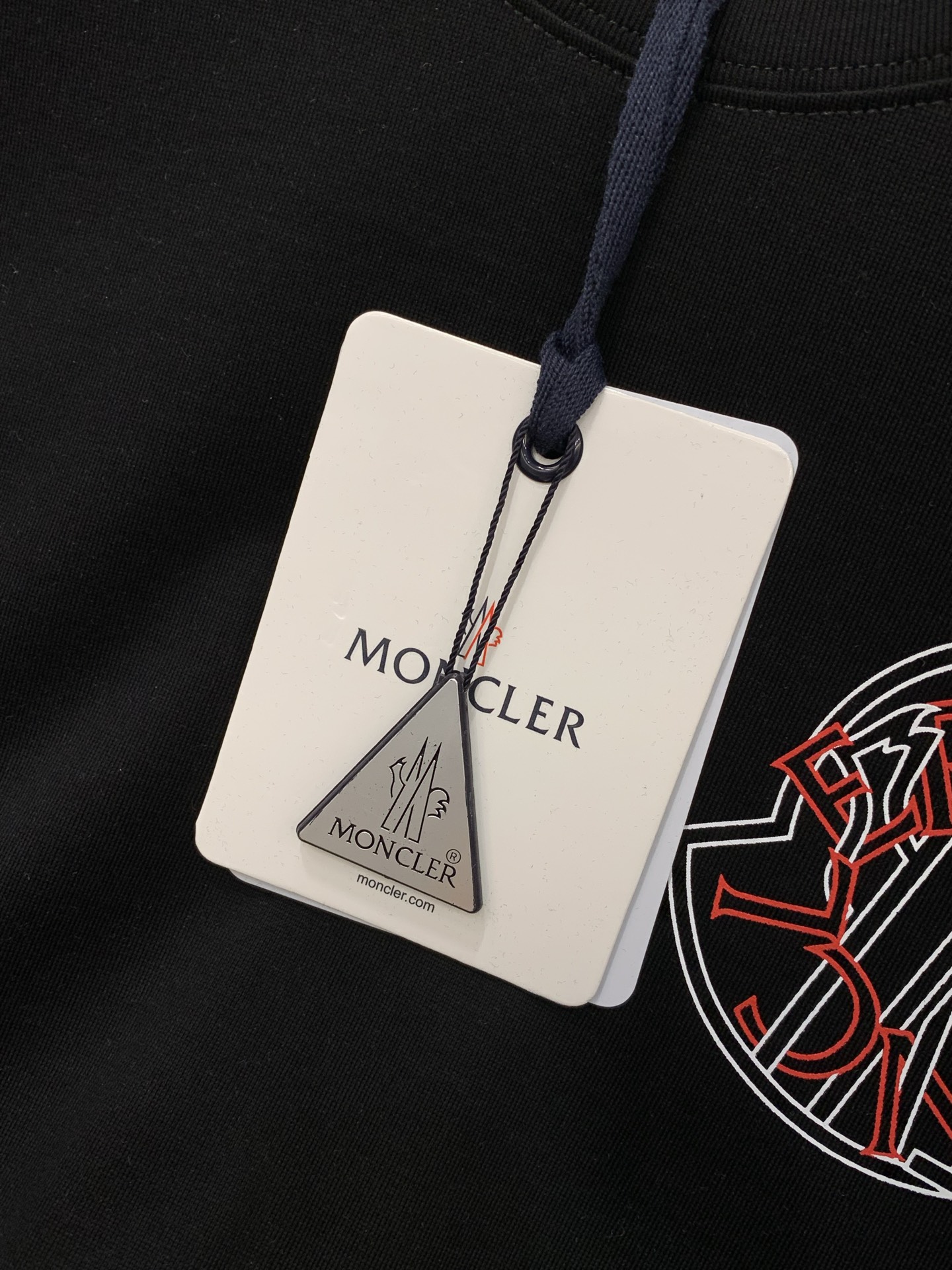 ，Moncler 蒙口，2026夏季最新品，专柜同步有售，原单狠货，时尚休闲圆领短袖T恤，上身舒适！吸睛