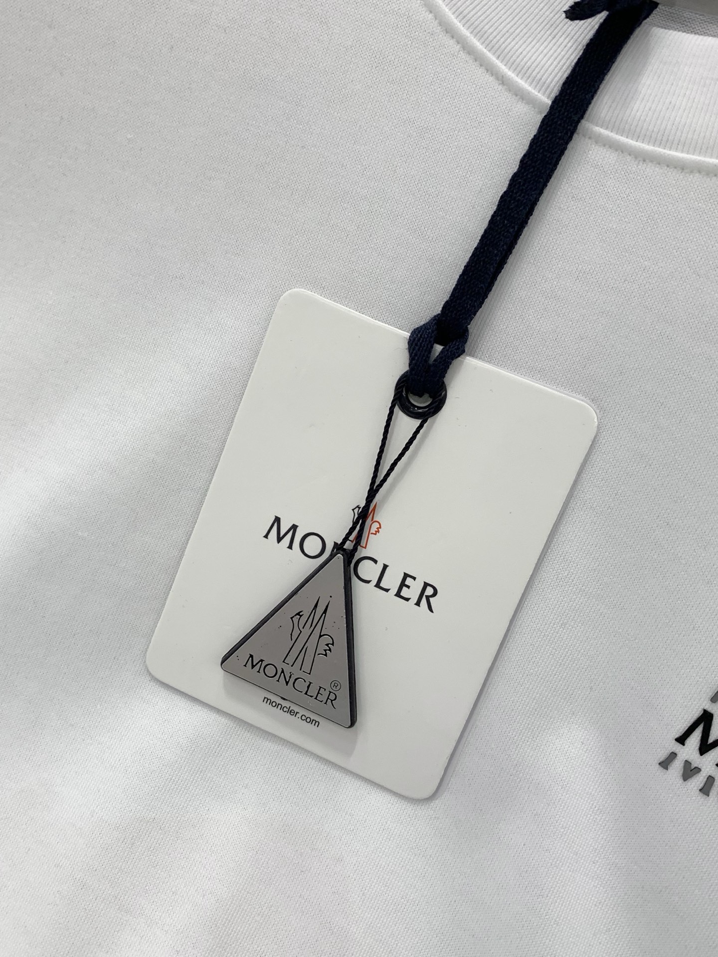 ，Moncler 蒙口，2026夏季最新品，专柜同步有售，原单狠货，时尚休闲圆领短袖T恤，上身舒适！吸睛