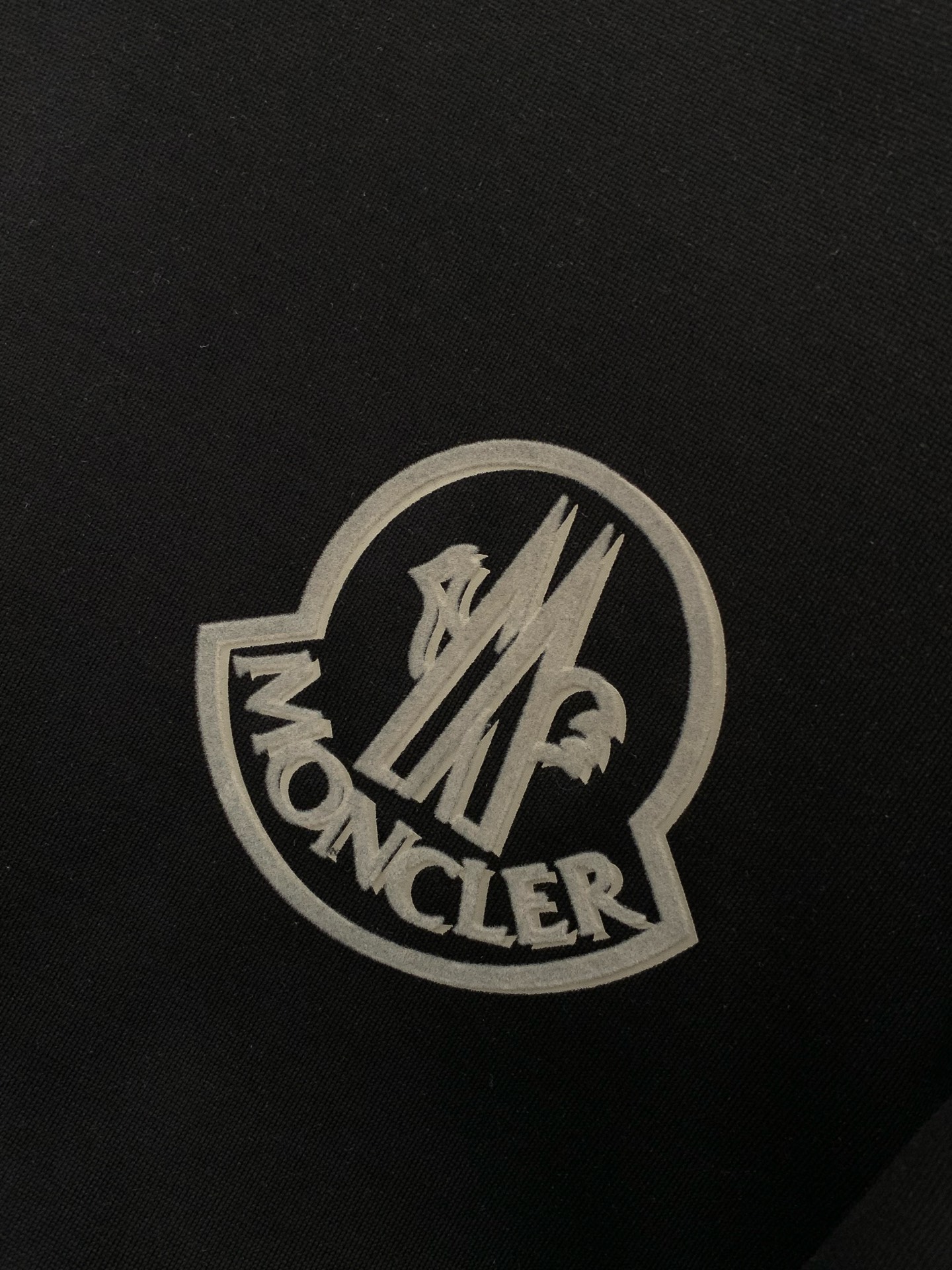 ，Moncler 蒙口，2026夏季最新品，专柜同步有售，原单狠货，时尚休闲圆领短袖T恤，上身舒适！吸睛