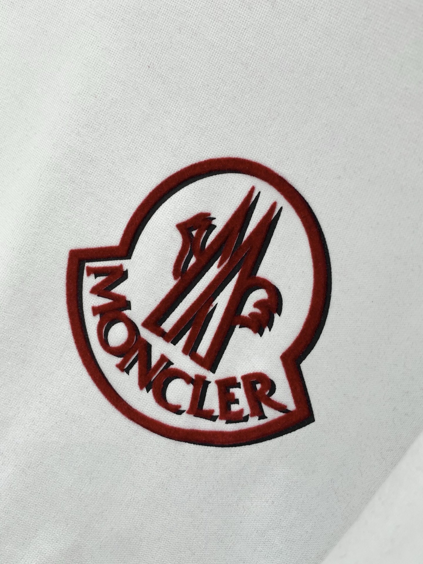 ，Moncler 蒙口，2026夏季最新品，专柜同步有售，原单狠货，时尚休闲圆领短袖T恤，上身舒适！吸睛