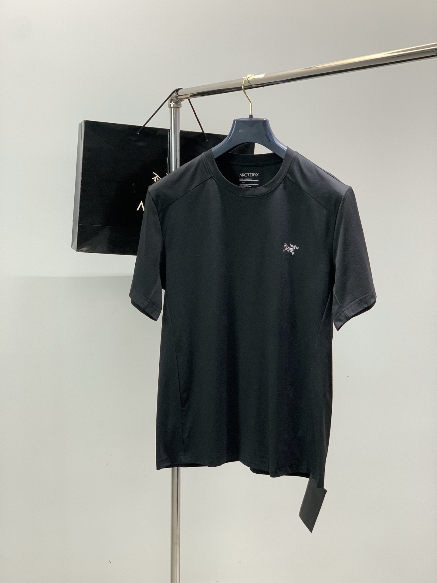 ，ARCTERYX 始祖鸟，2026夏季AW新品，时尚休闲圆领短袖T恤，专柜同步有售，原单狠货，进口原版