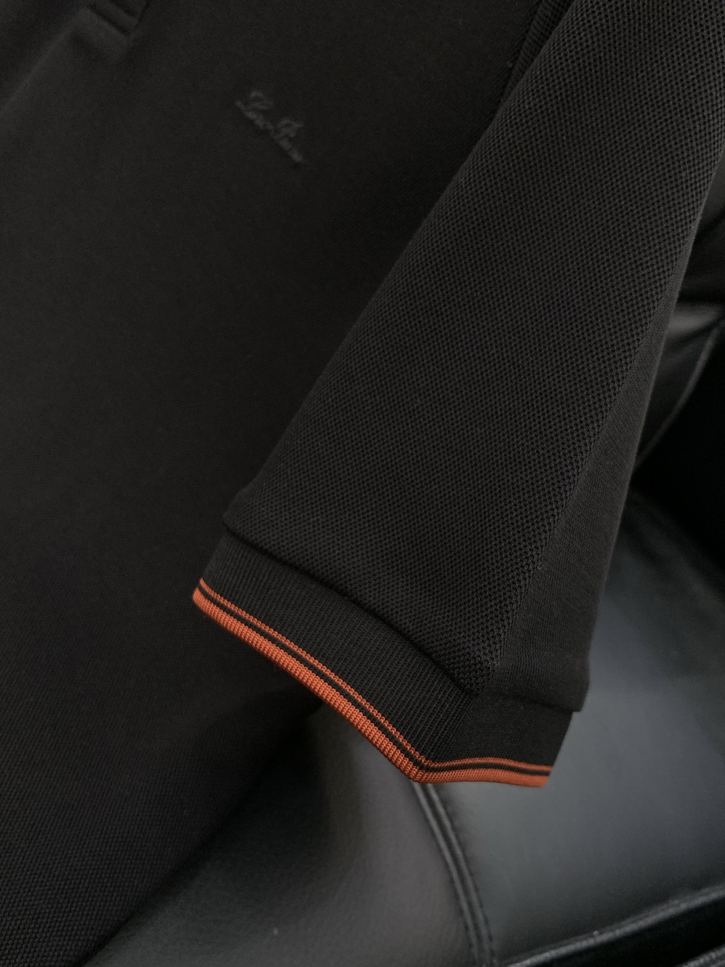 ，Loro Piana(Loro Piana )，2026夏季最新品，专柜同步有售，原单狠货，时尚休闲翻领短袖T恤，采用