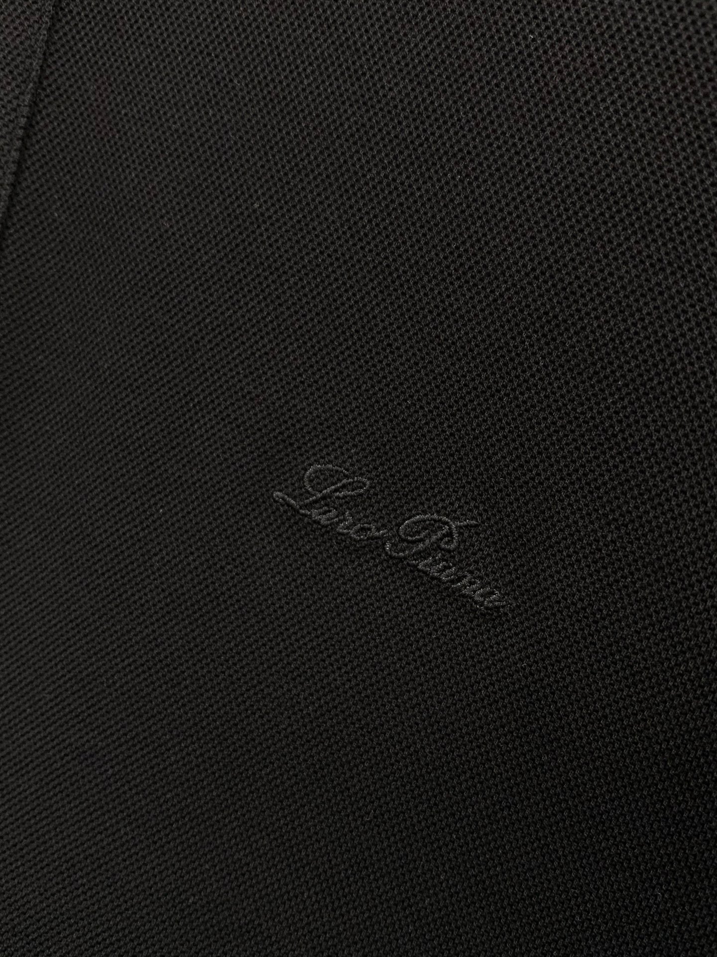 ，Loro Piana(Loro Piana )，2026夏季最新品，专柜同步有售，原单狠货，时尚休闲翻领短袖T恤，采用