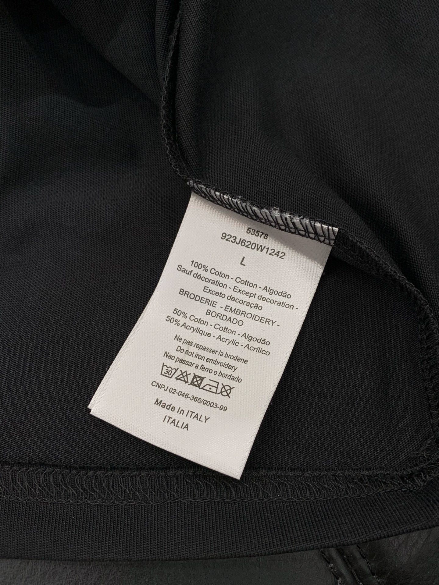 一套，Dior 迪奥， 2026夏季新品，专柜同步有售，简约时尚休闲套装，原版进口面料，舒适透气，顶级刺