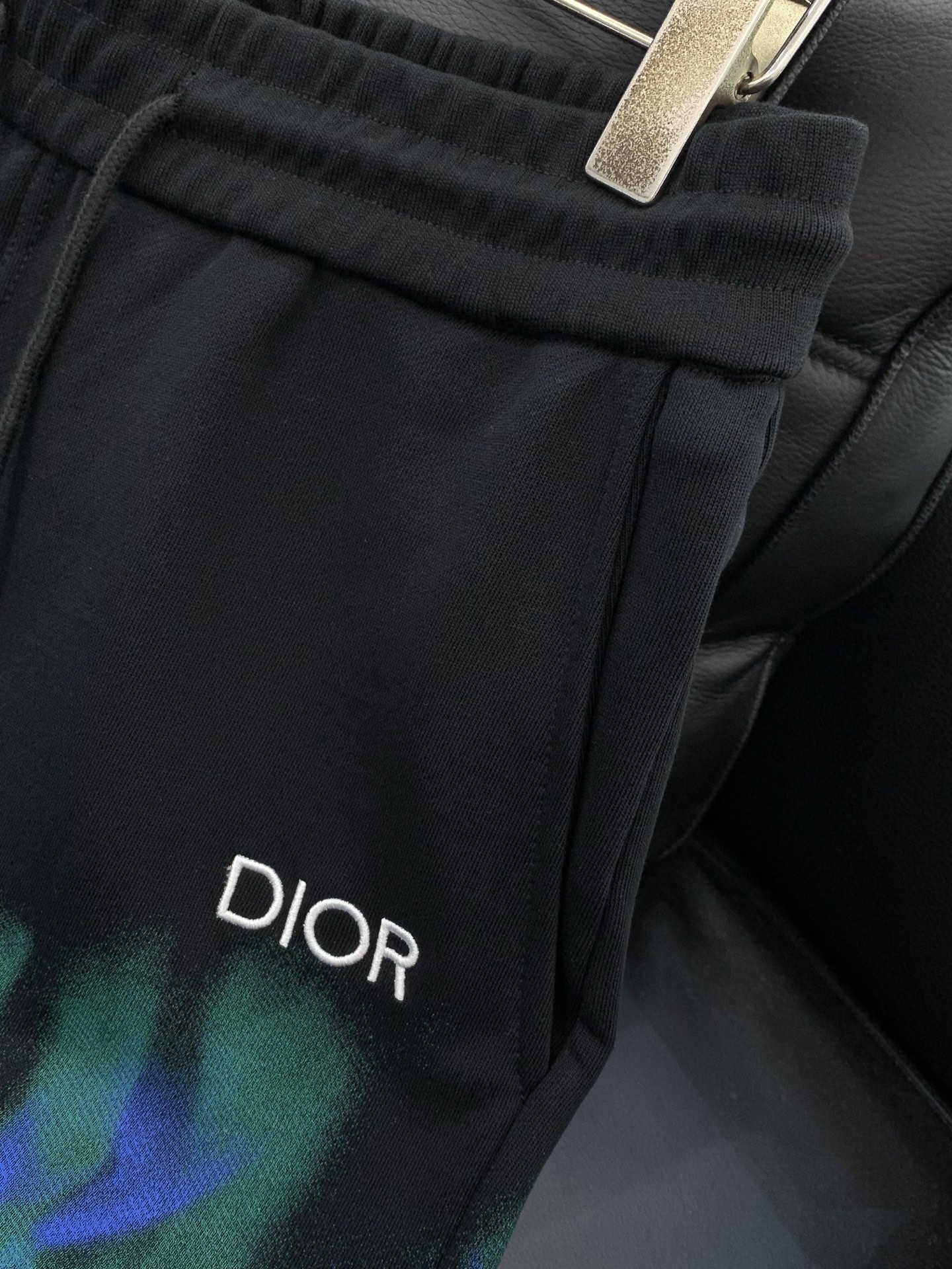 一套，Dior 迪奥， 2026夏季新品，专柜同步有售，简约时尚休闲套装，原版进口面料，舒适透气，顶级刺