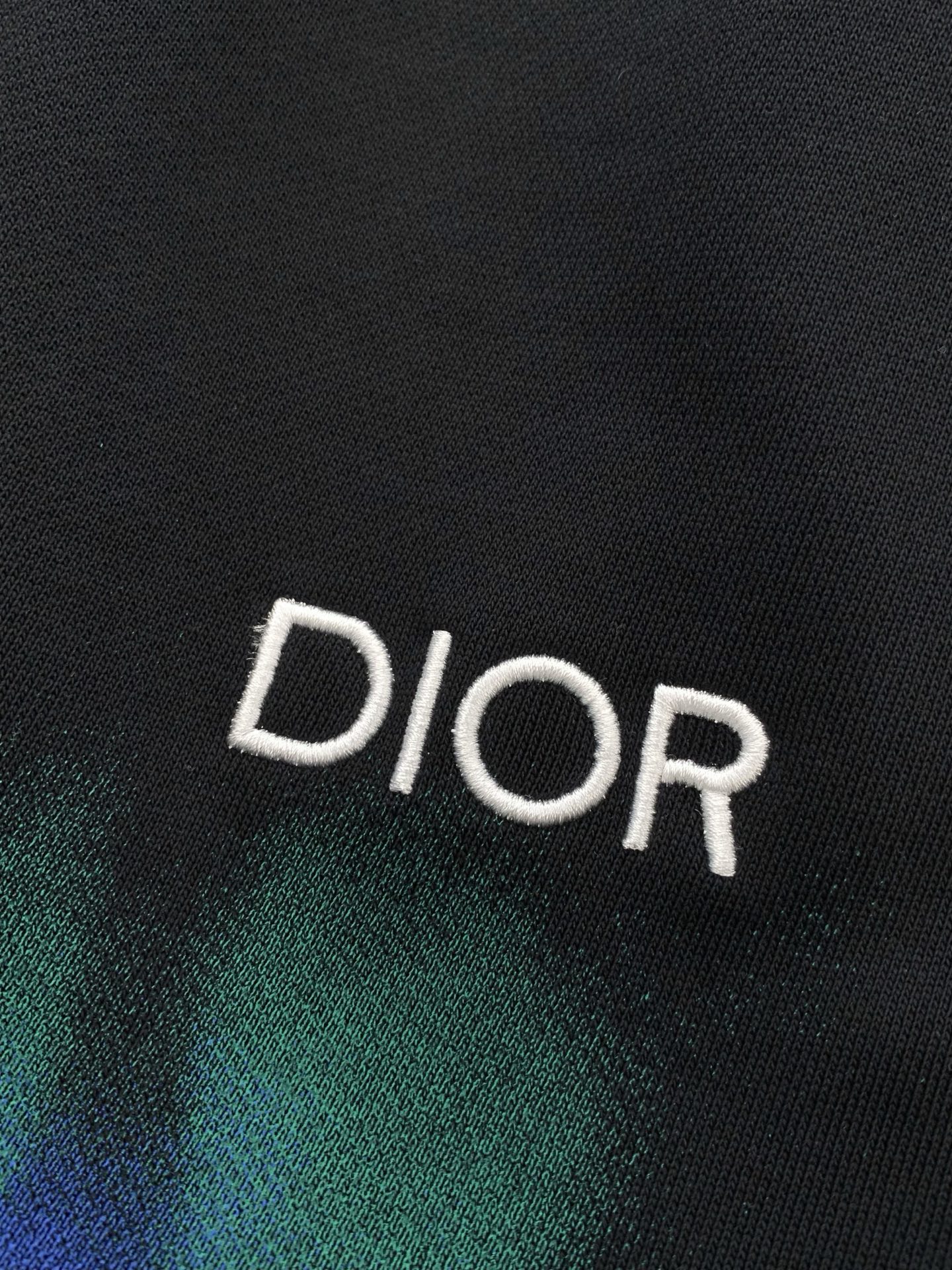 一套，Dior 迪奥， 2026夏季新品，专柜同步有售，简约时尚休闲套装，原版进口面料，舒适透气，顶级刺