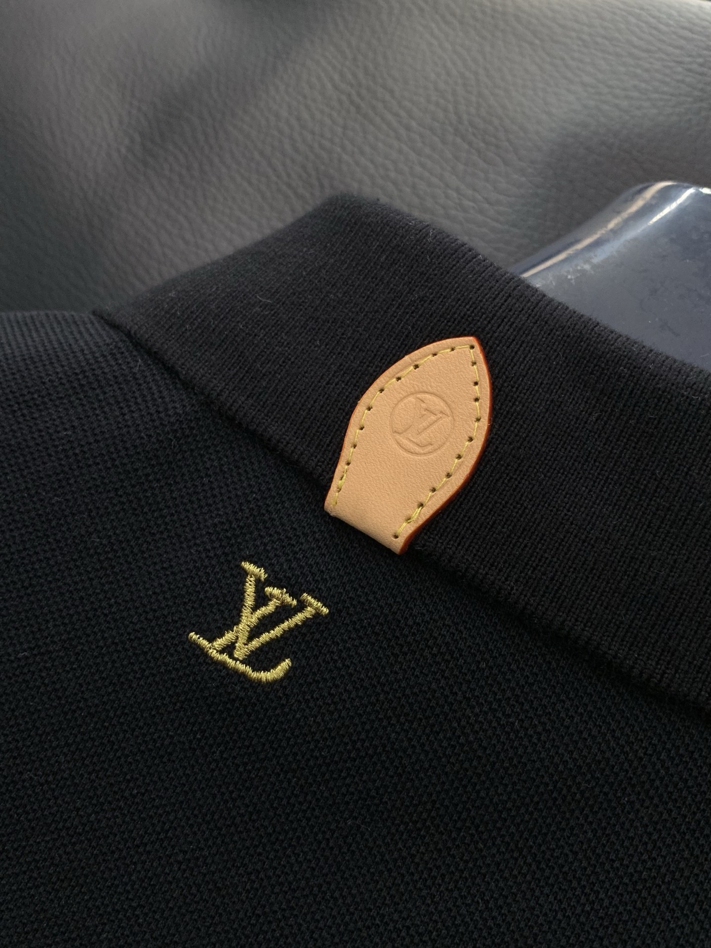 ，LouisVuitton 路易威登，2026夏季最新款，专柜同步有售，原单狠货，时尚休闲翻领短袖T恤，