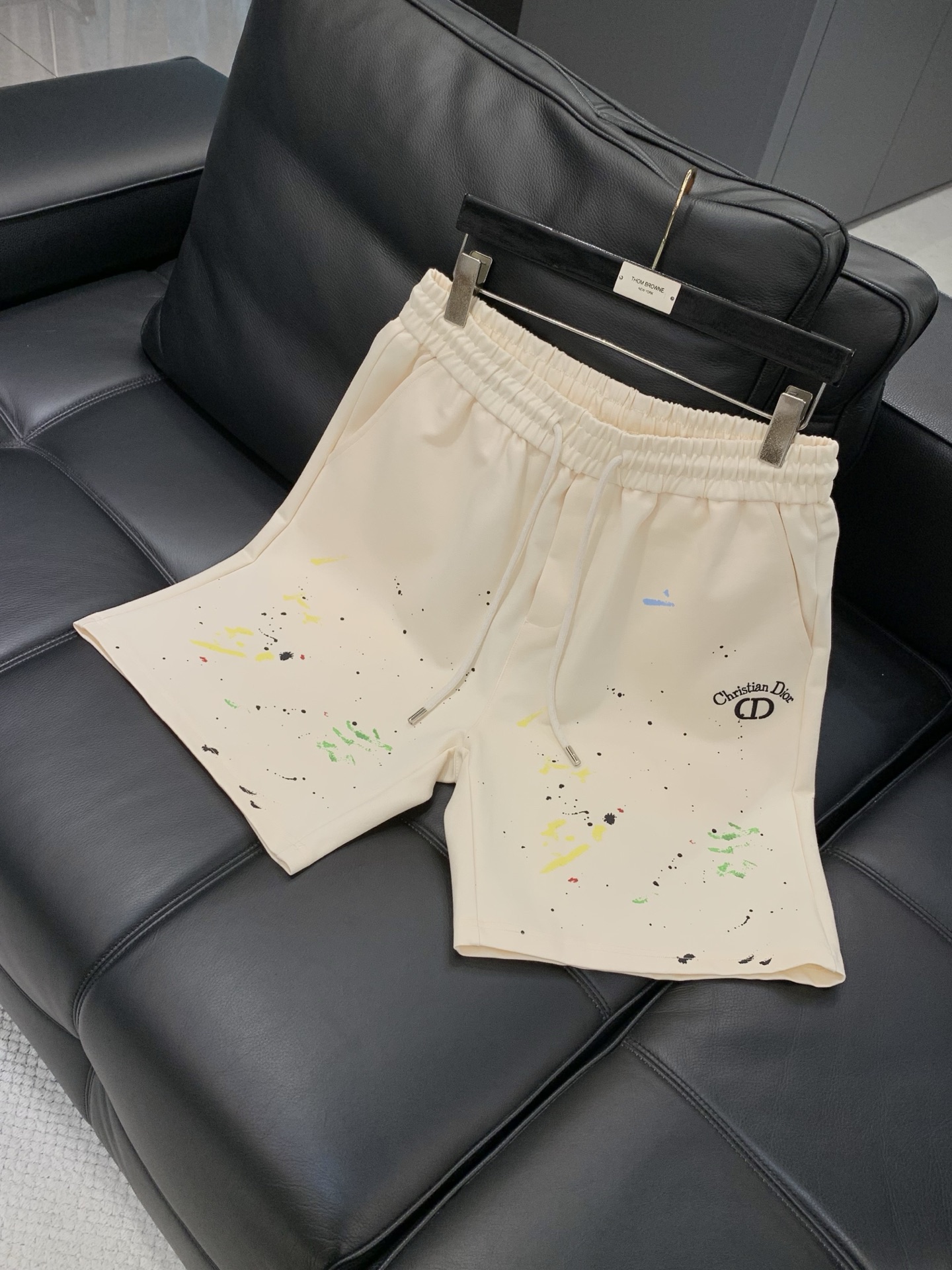 ，Dior 迪奥， 2026夏季新品，专柜同步有售，简约时尚休闲短裤，原版进口面料，舒适透气，顶级刺绣🪡