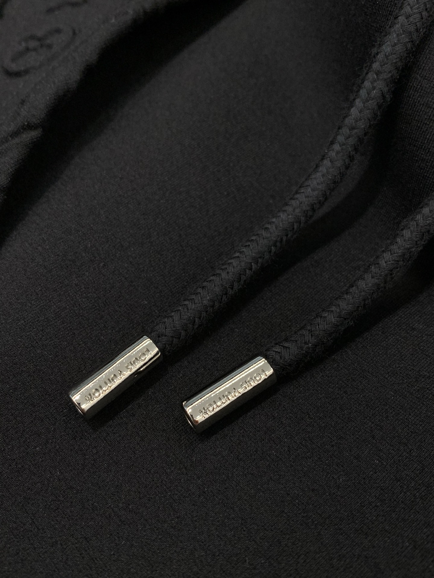，LouisVuitton 路易威登，2026夏季最新款，专柜同步有售，原单狠货，时尚休闲短裤，上身很有