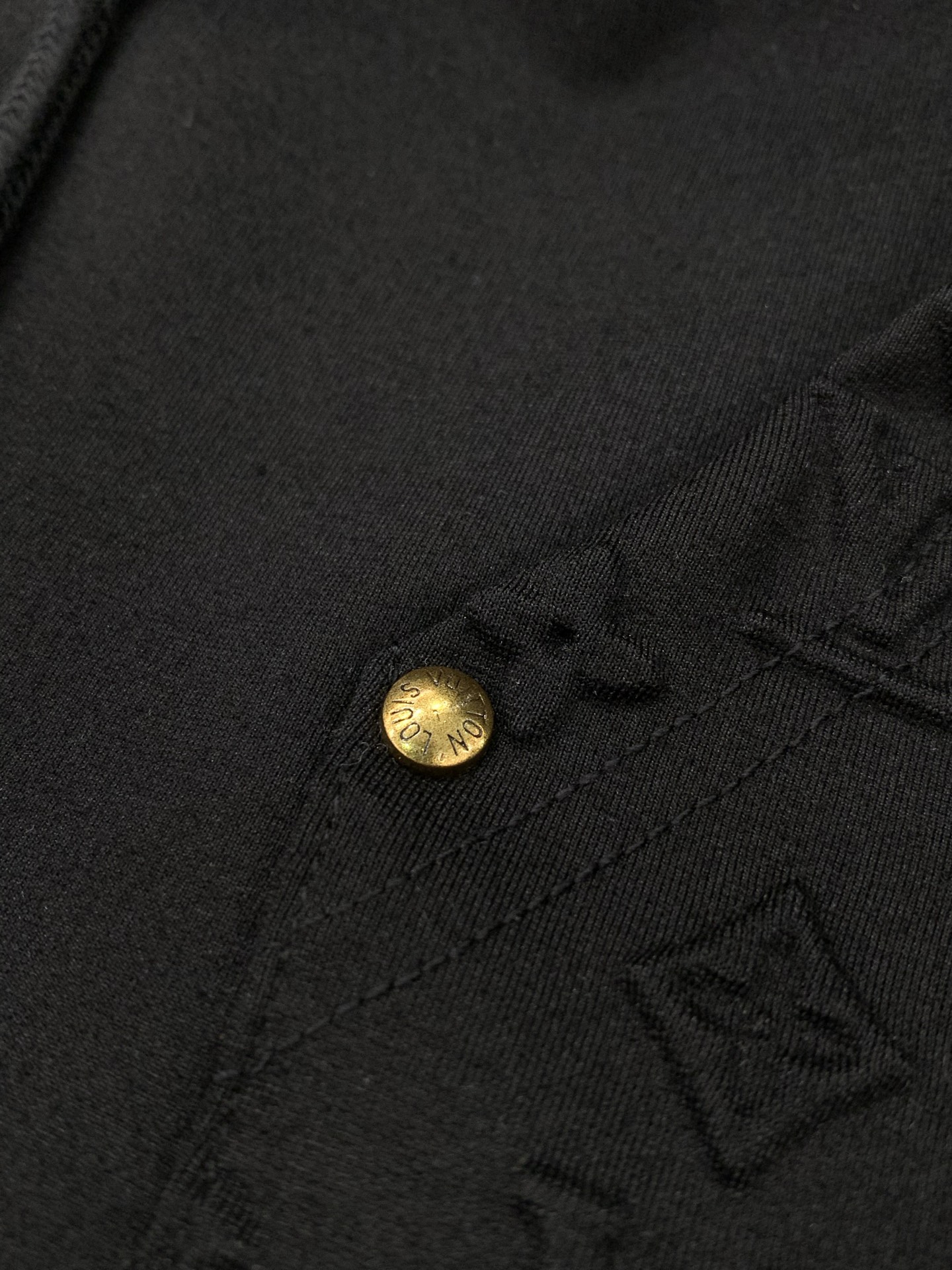 ，LouisVuitton 路易威登，2026夏季最新款，专柜同步有售，原单狠货，时尚休闲短裤，上身很有