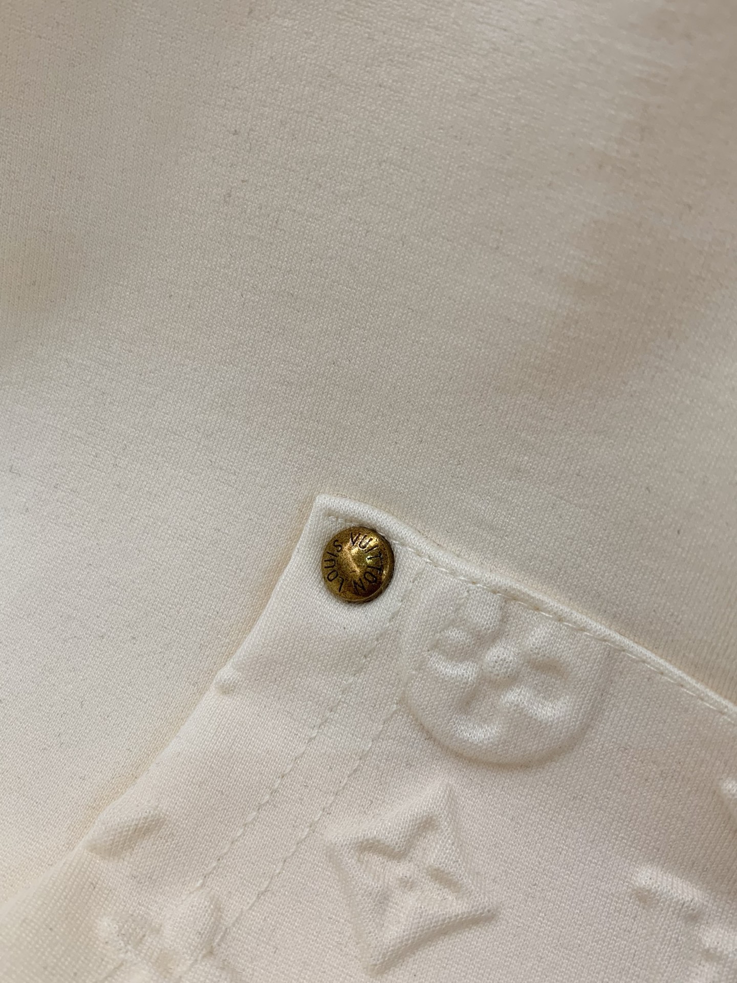 ，LouisVuitton 路易威登，2026夏季最新款，专柜同步有售，原单狠货，时尚休闲短裤，上身很有