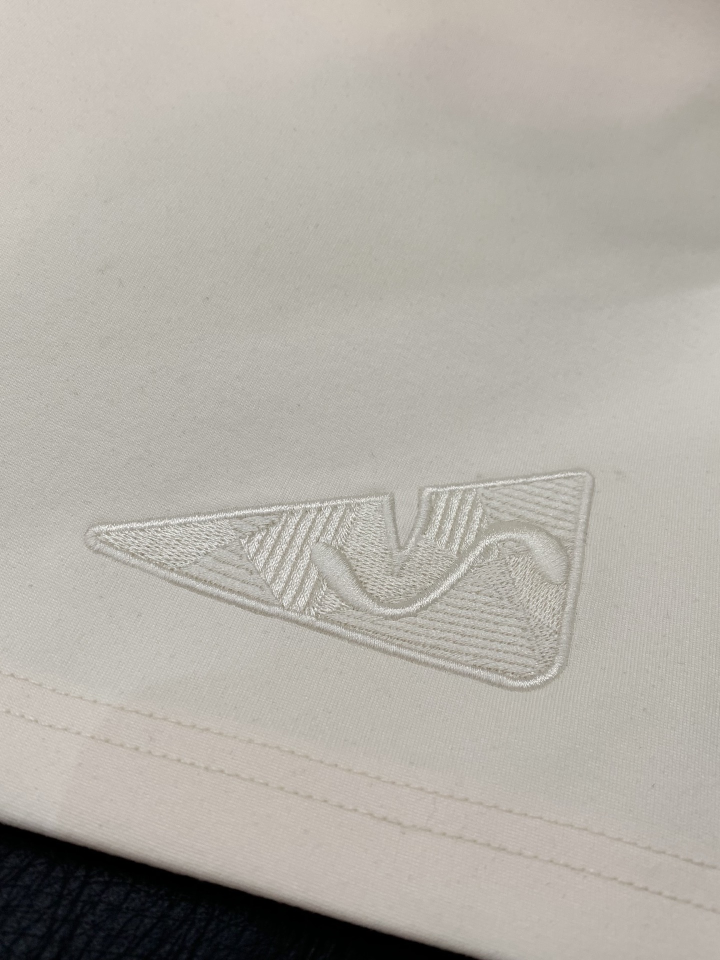 ，LouisVuitton 路易威登，2026夏季最新款，专柜同步有售，原单狠货，时尚休闲短裤，上身很有