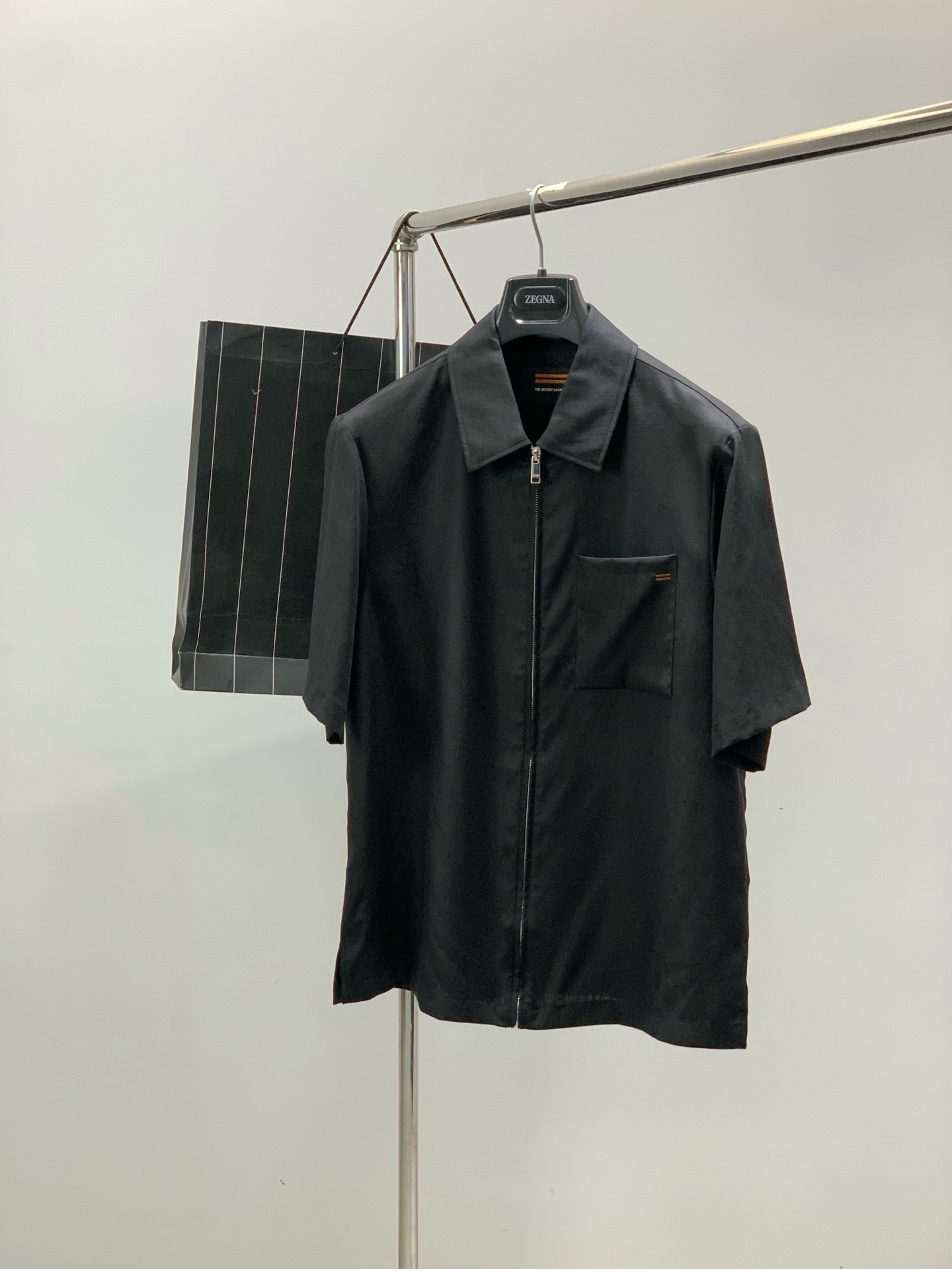 一套，杰尼亚 Zegna，2026夏季最新品，专柜同步有售，原单狠货，时尚休闲套装，采用进口原版棉麻面料