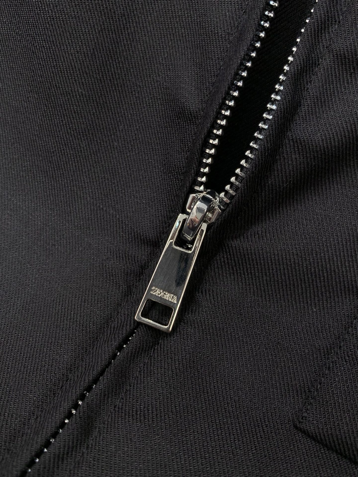 一套，杰尼亚 Zegna，2026夏季最新品，专柜同步有售，原单狠货，时尚休闲套装，采用进口原版棉麻面料