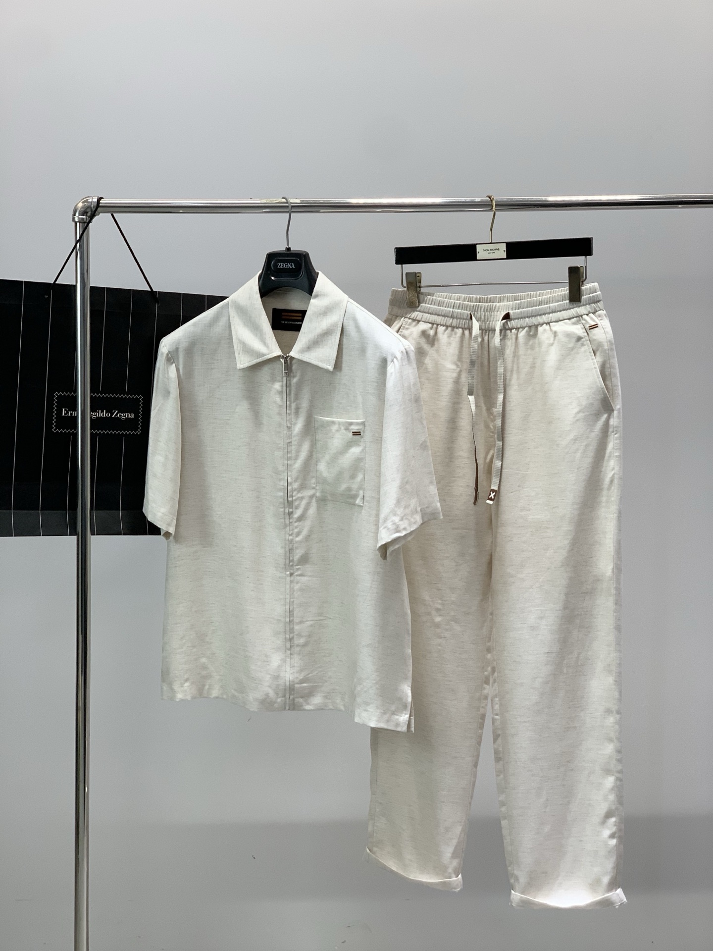 一套，杰尼亚 Zegna，2026夏季最新品，专柜同步有售，原单狠货，时尚休闲套装，采用进口原版棉麻面料