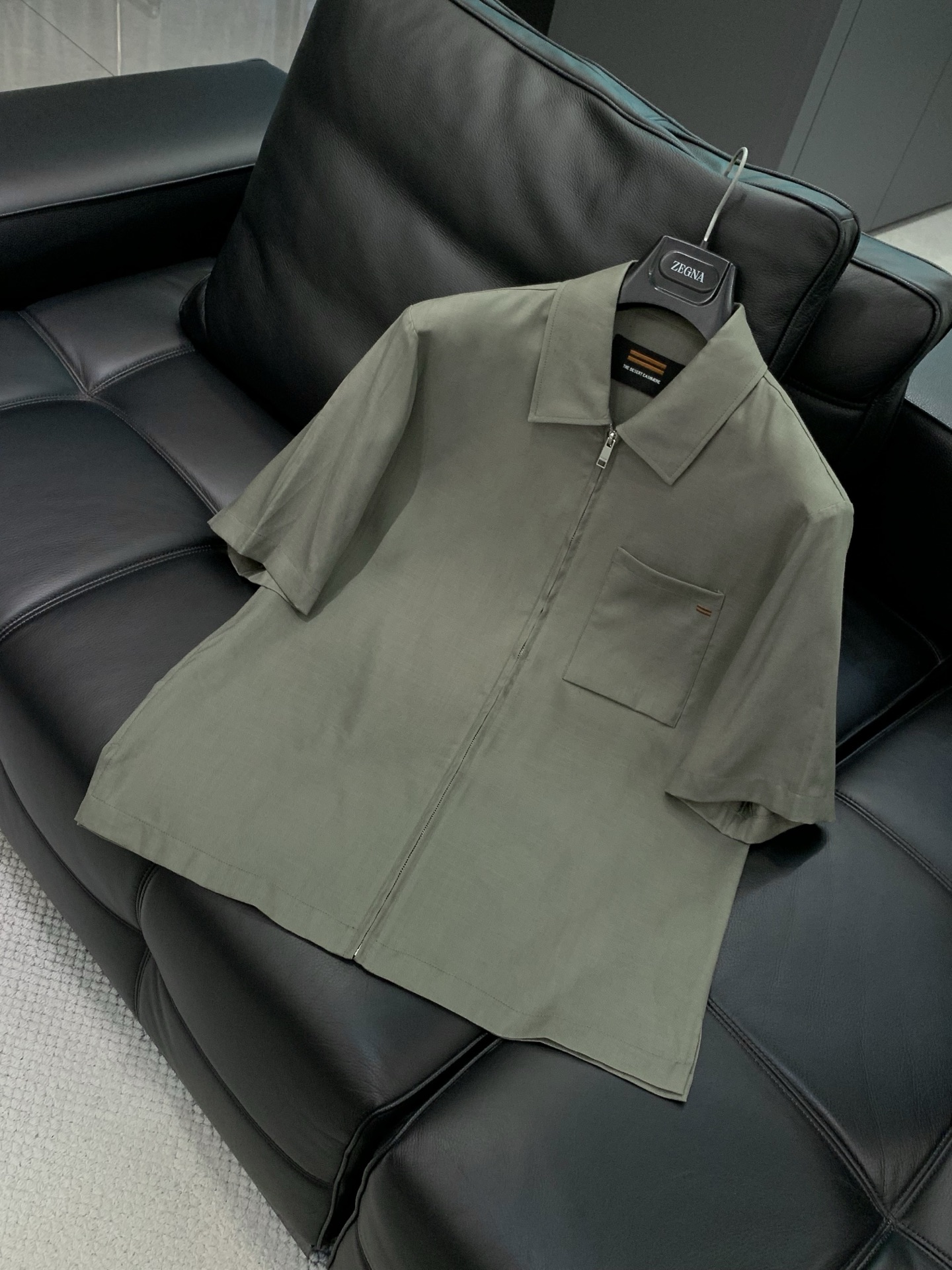 一套，杰尼亚 Zegna，2026夏季最新品，专柜同步有售，原单狠货，时尚休闲套装，采用进口原版棉麻面料
